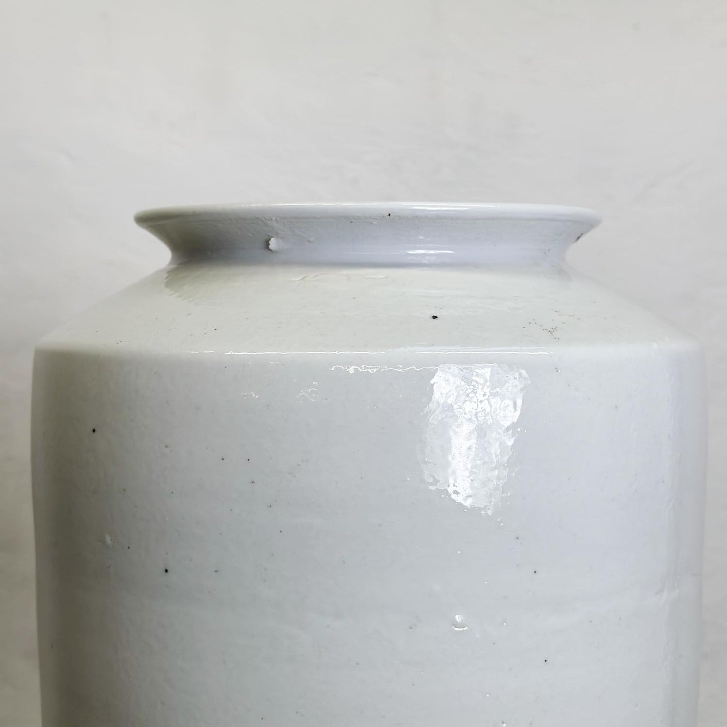 Round Porcelain Container