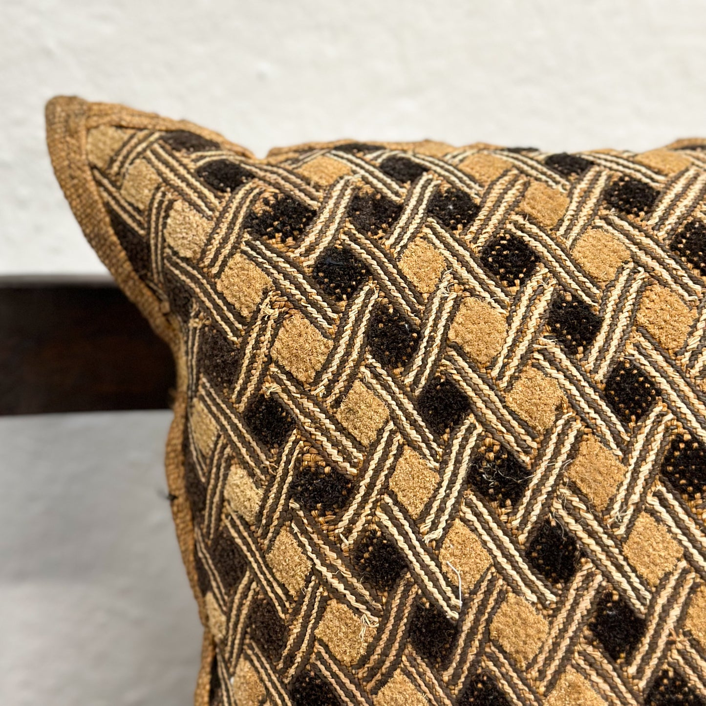 Salu Showa Cushion - Democratic Republic of Congo