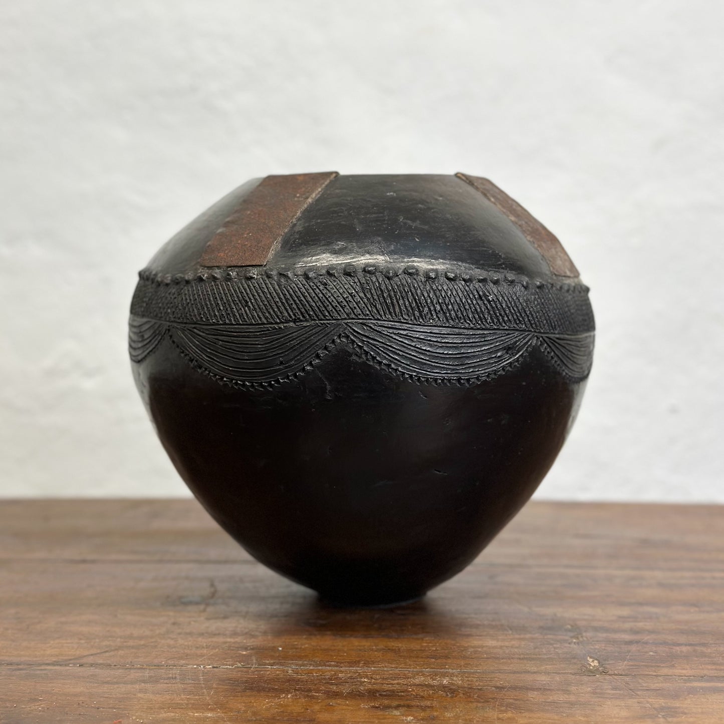 Vintage-Zulu-Pot-South-Africa-African-Tribal-Pottery