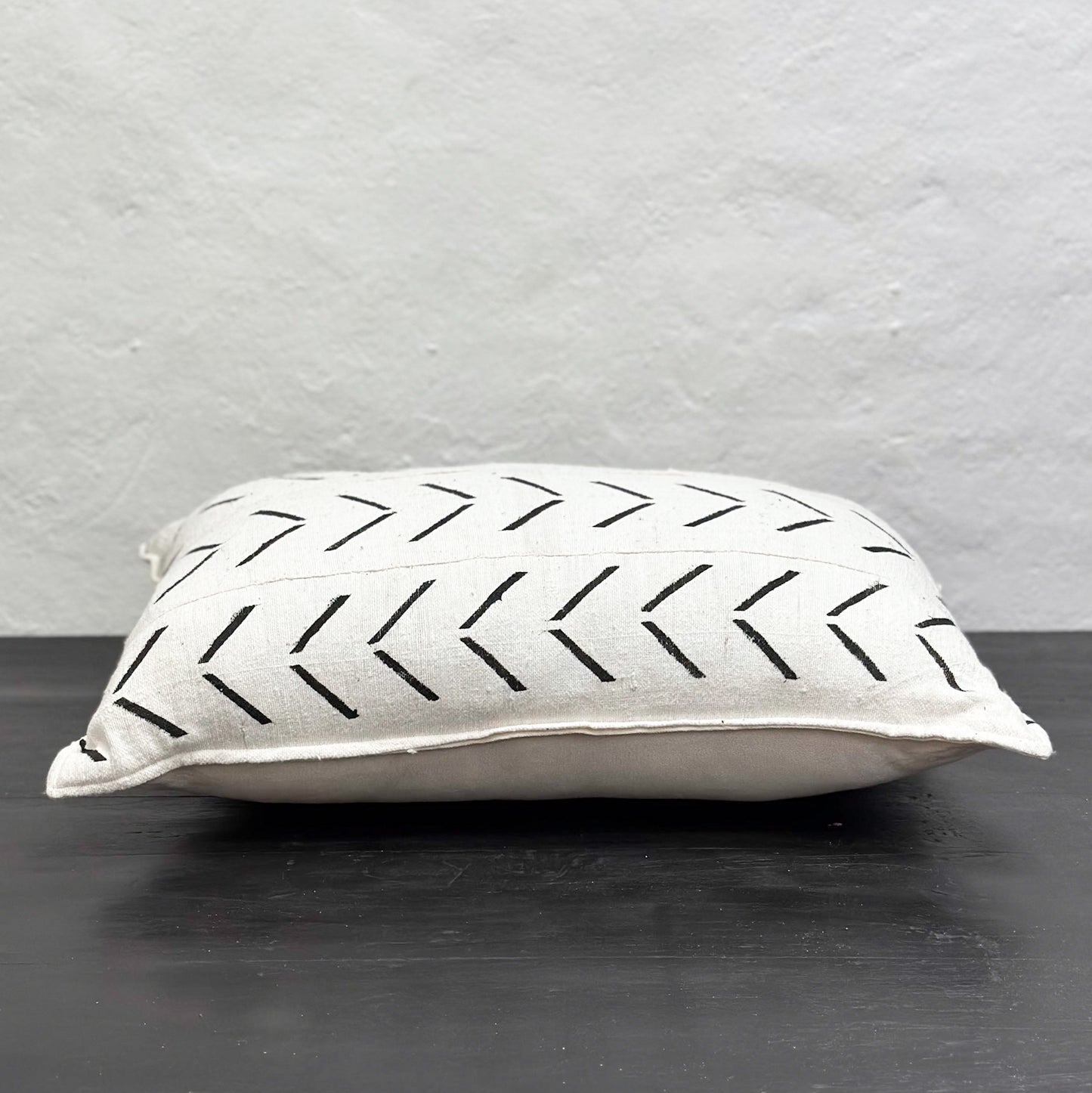 Mali-Bogolan-Mud-Cloth-Cushion-White-Black-Tribal-Printed_