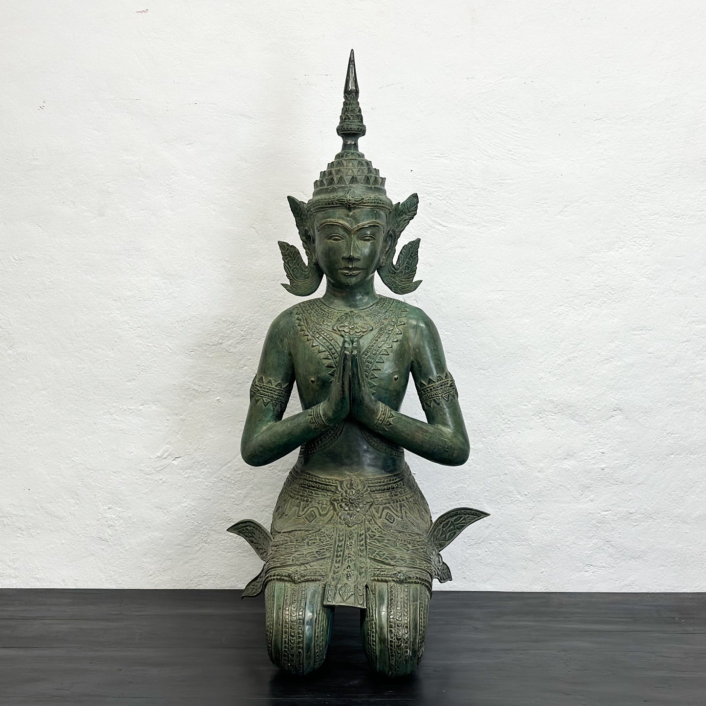Sitting Ayutthaya Buddha