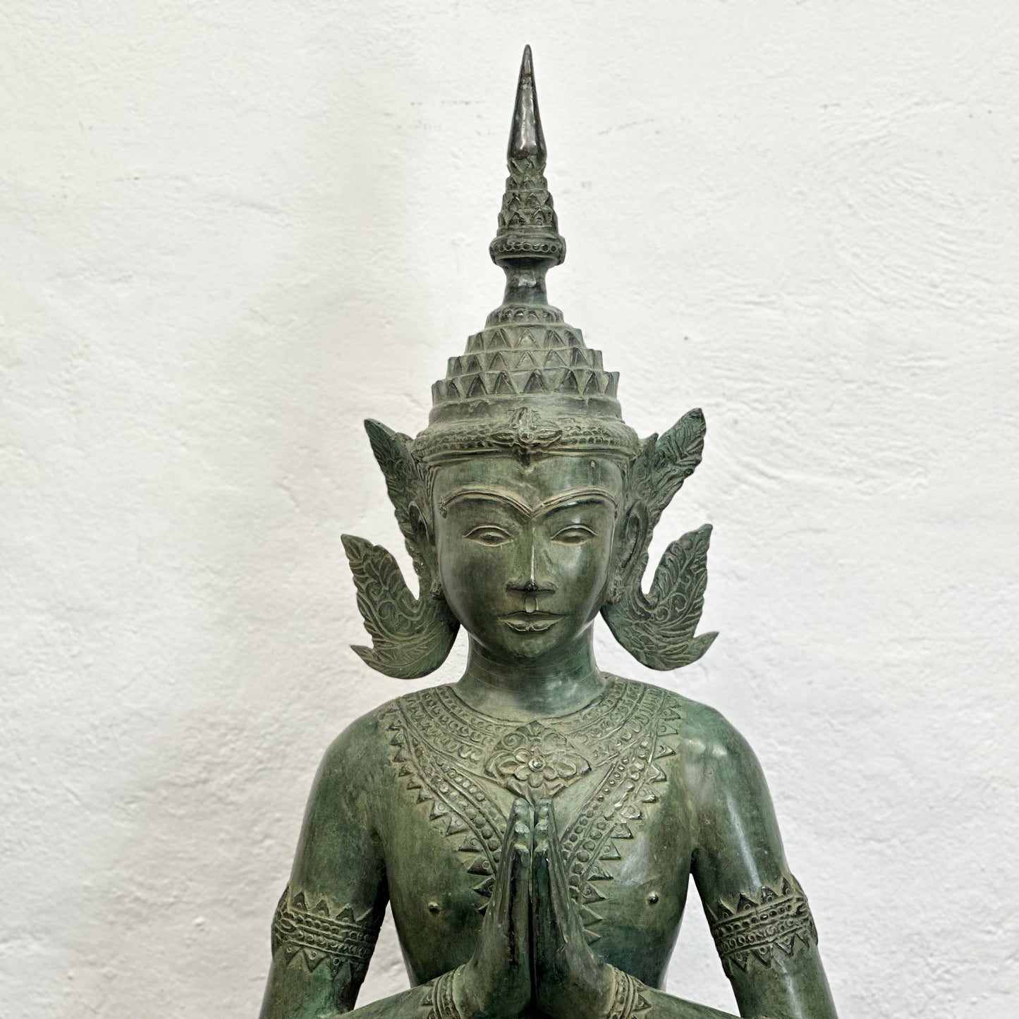 Sitting Ayutthaya Buddha