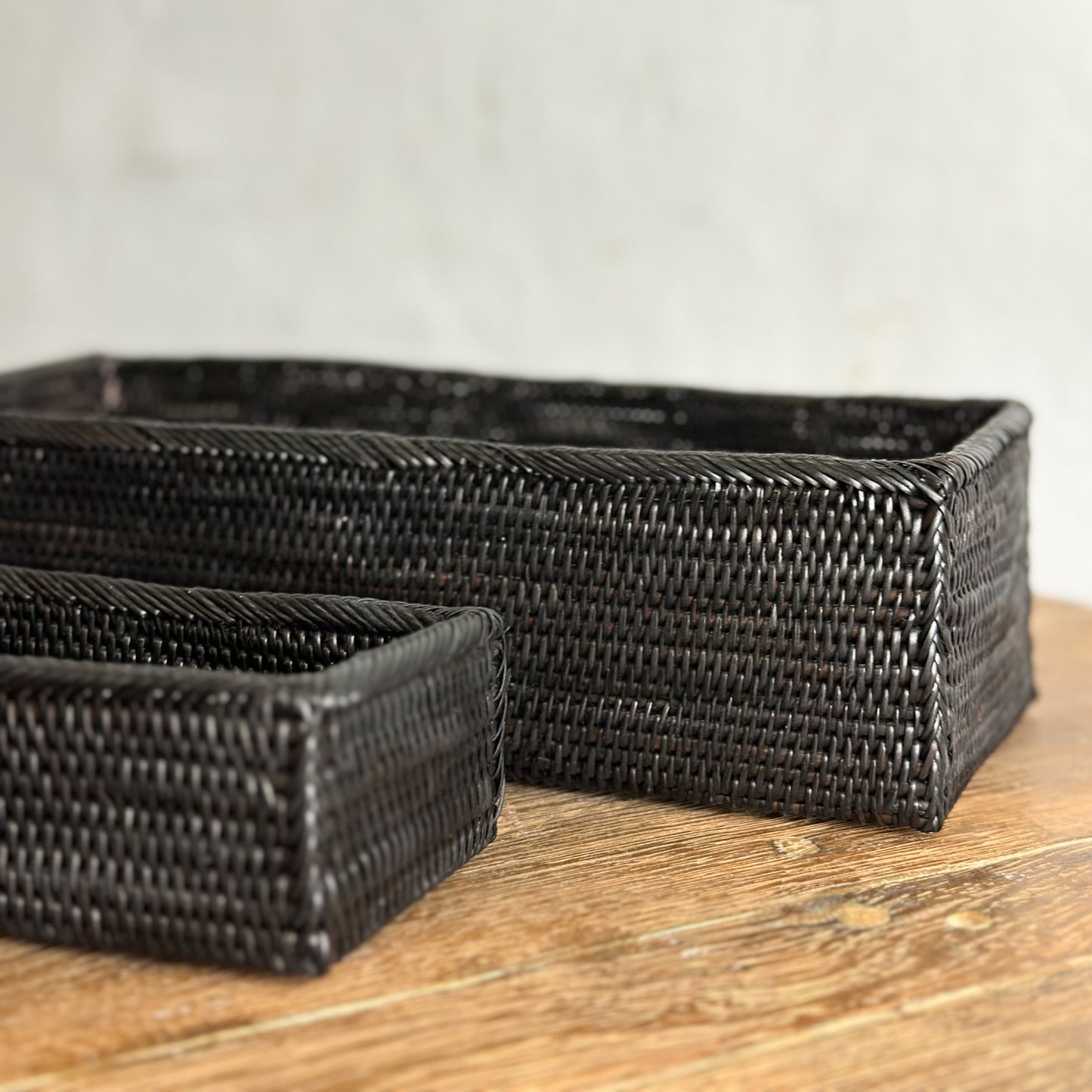 Simple Black Atta Box