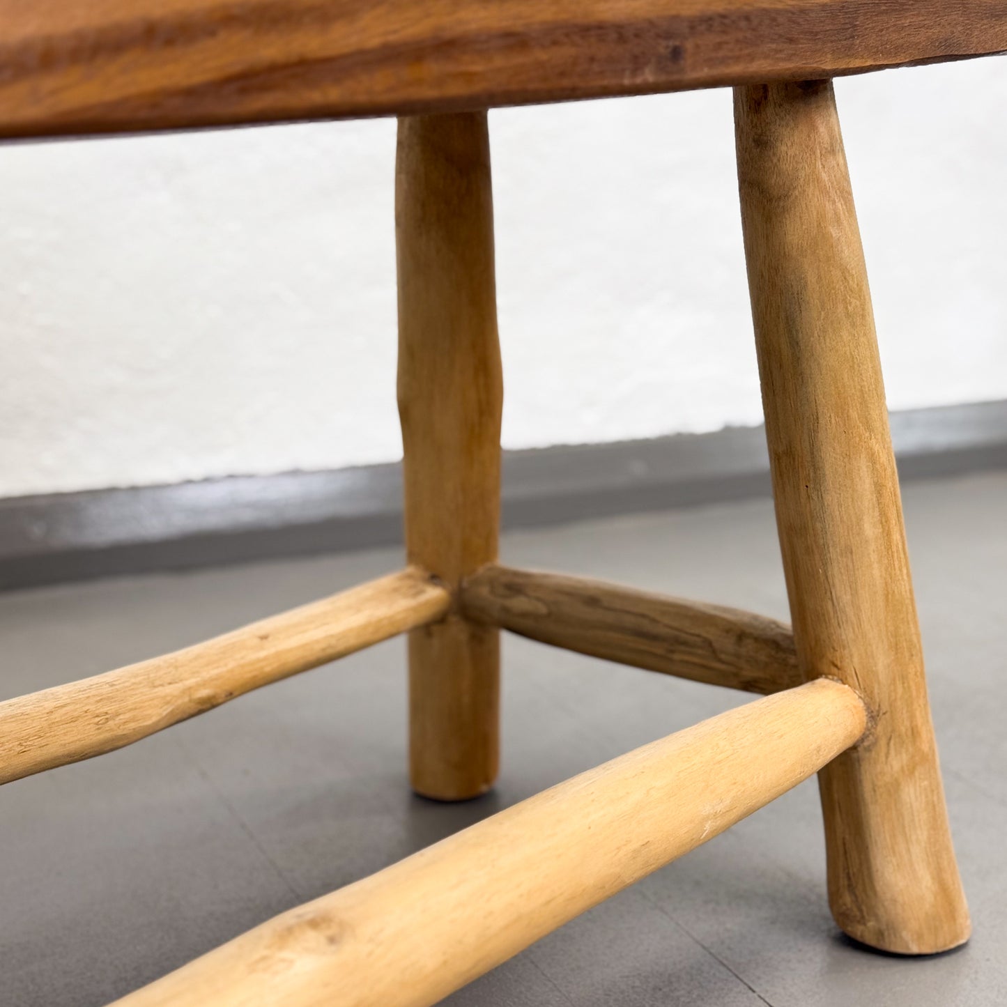 Branch Brace Suar Wood Bench