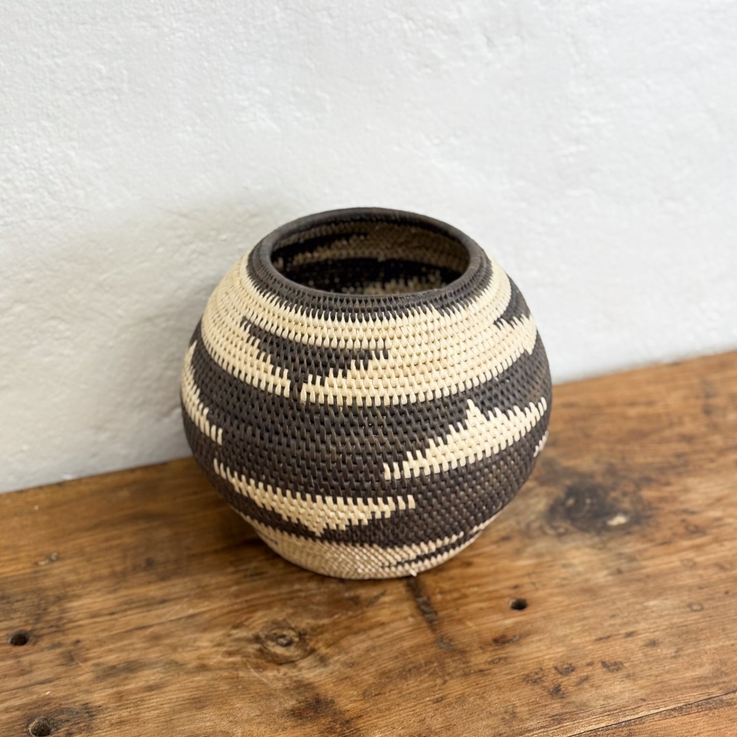 Round Patterned Lombok Basket