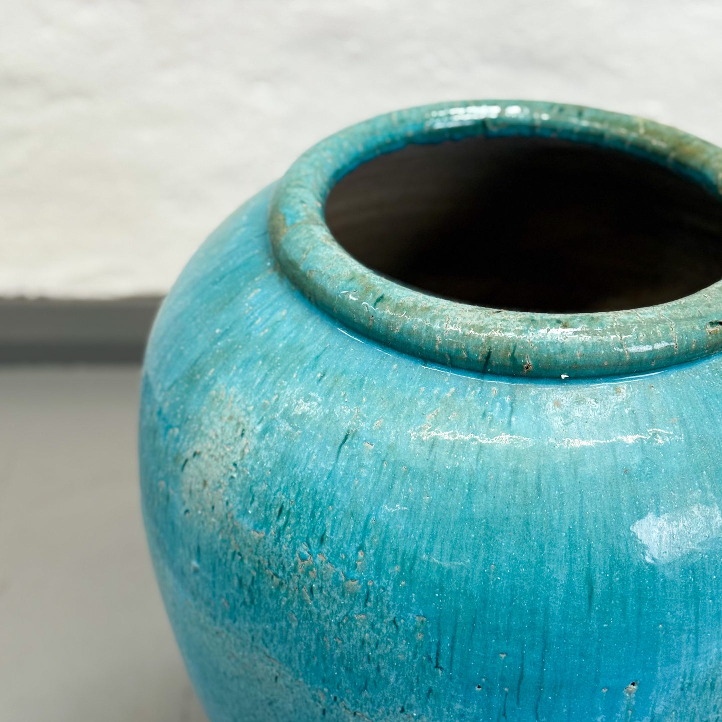 Large Simple Turquoise Pot
