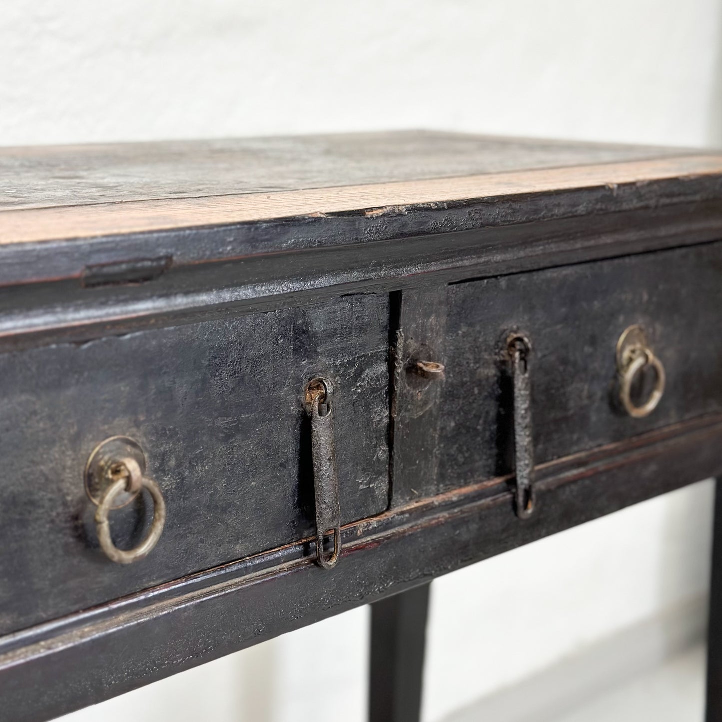 Distressed 2 Drawer Table
