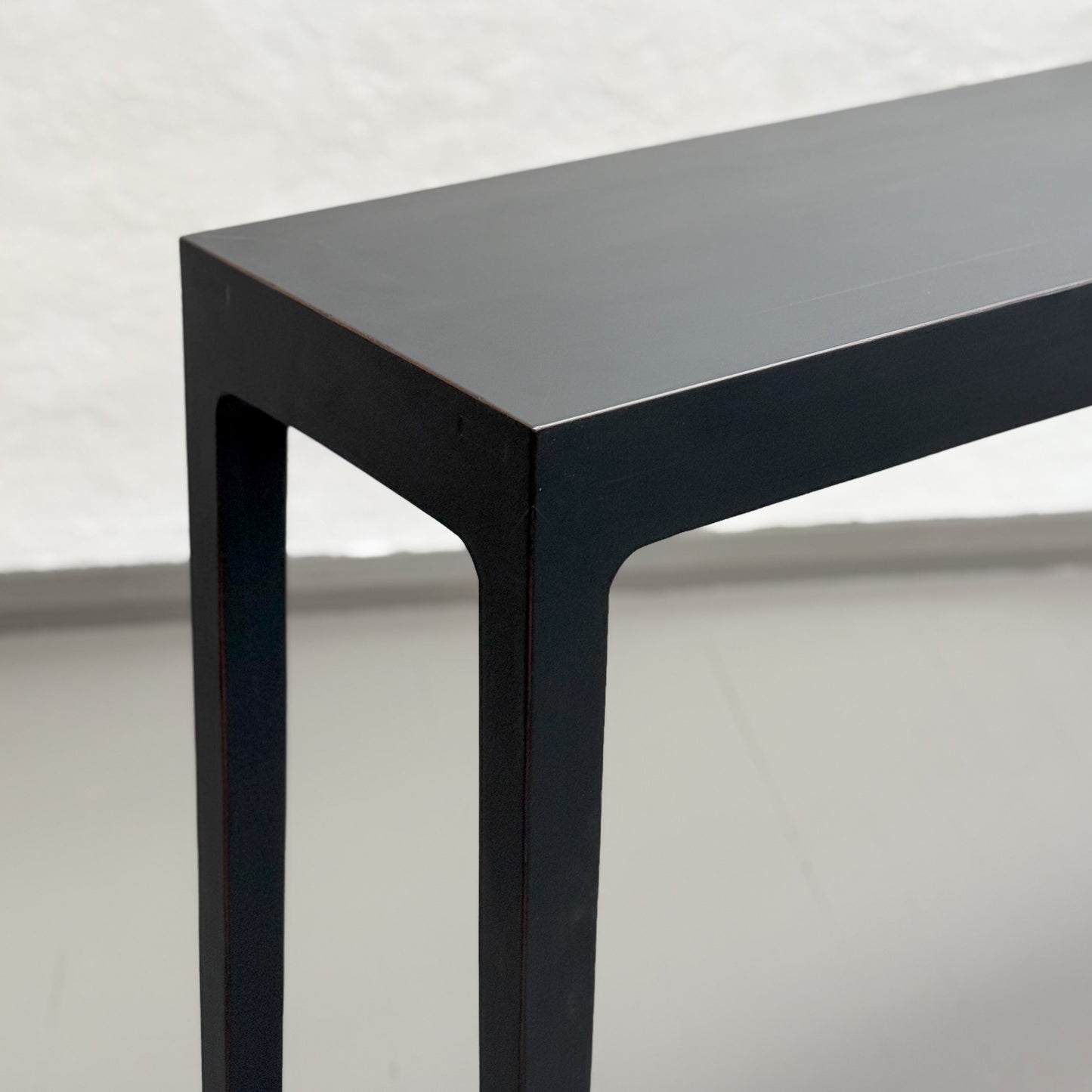 Simple Black Console I