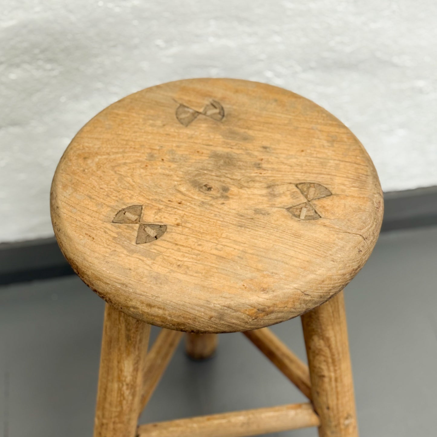 Round Workers Stool III