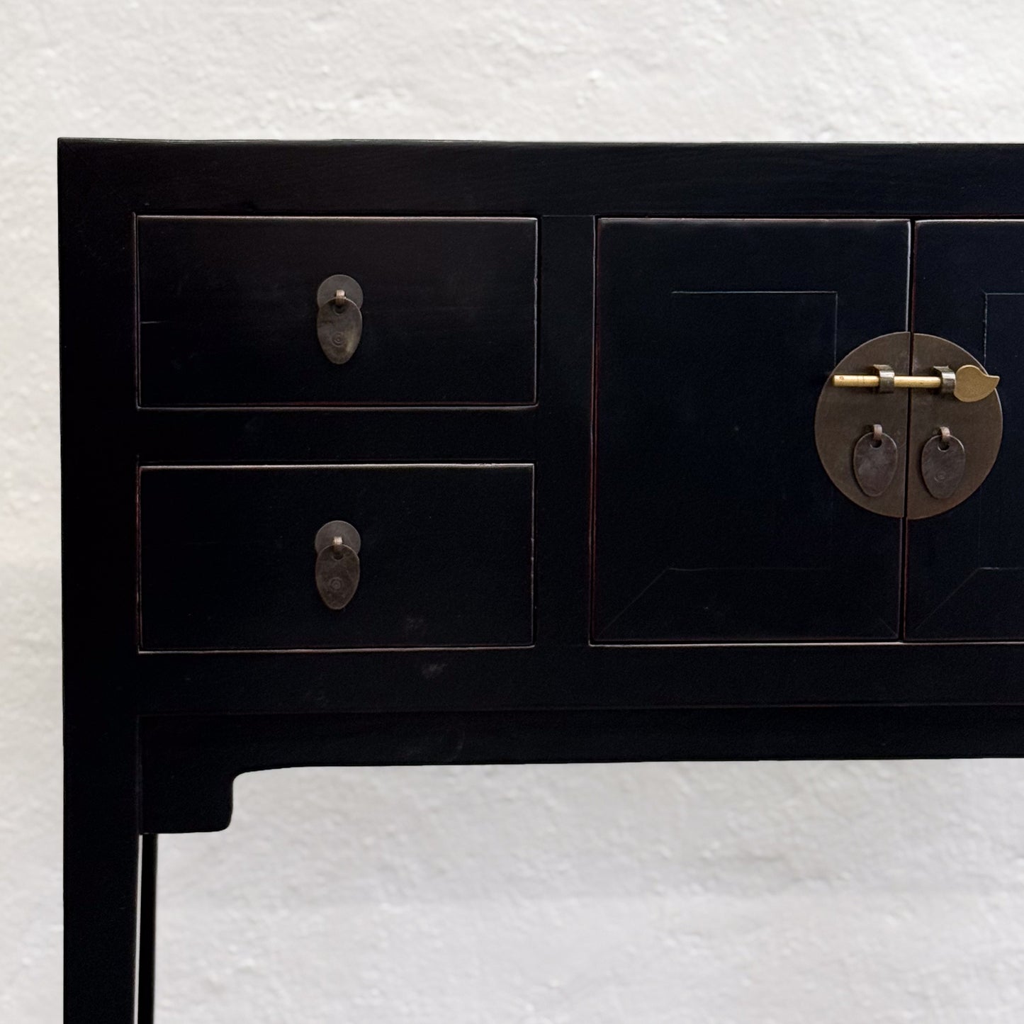 Black Kang Console Table