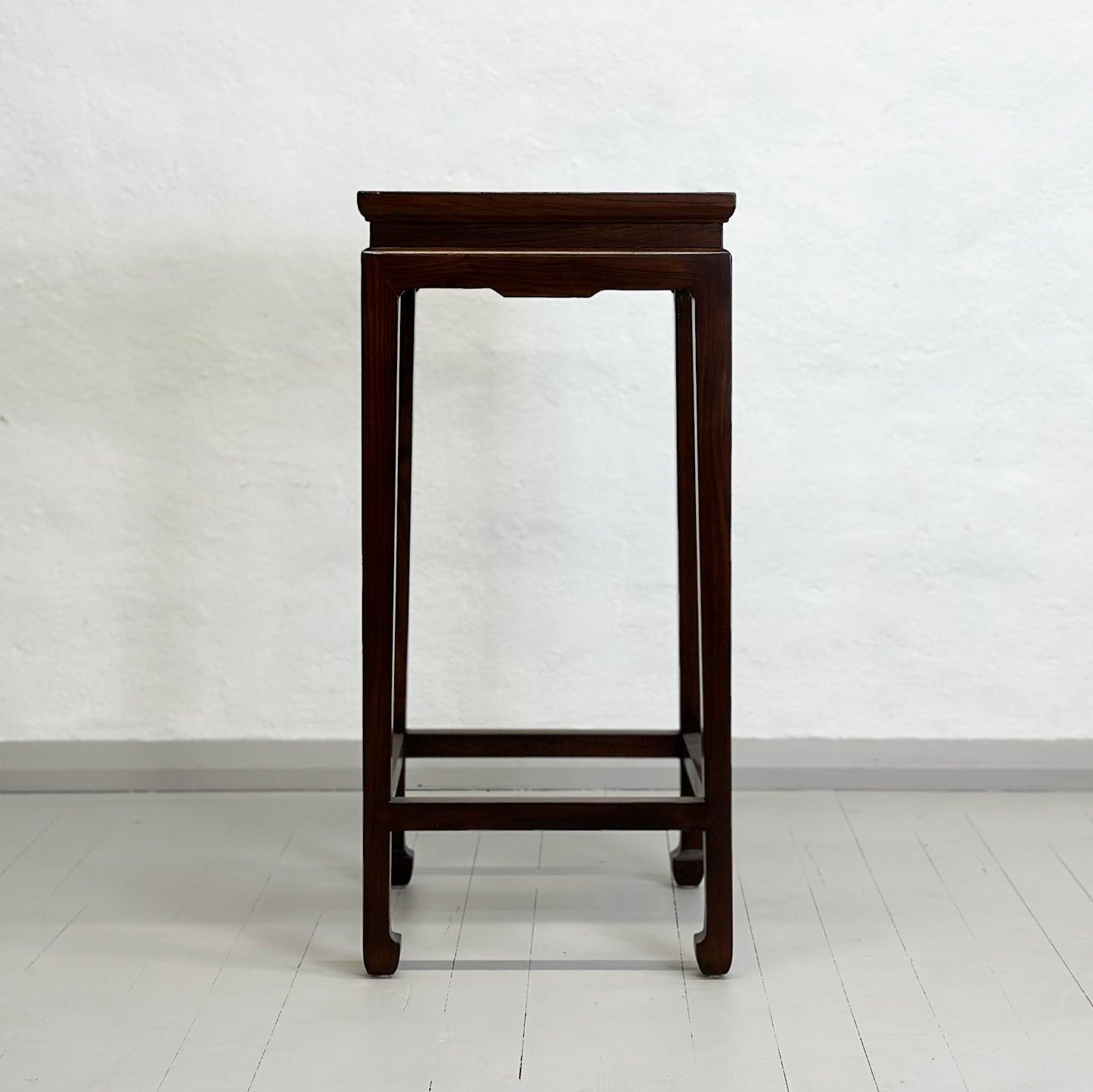 Chinese Vase Table