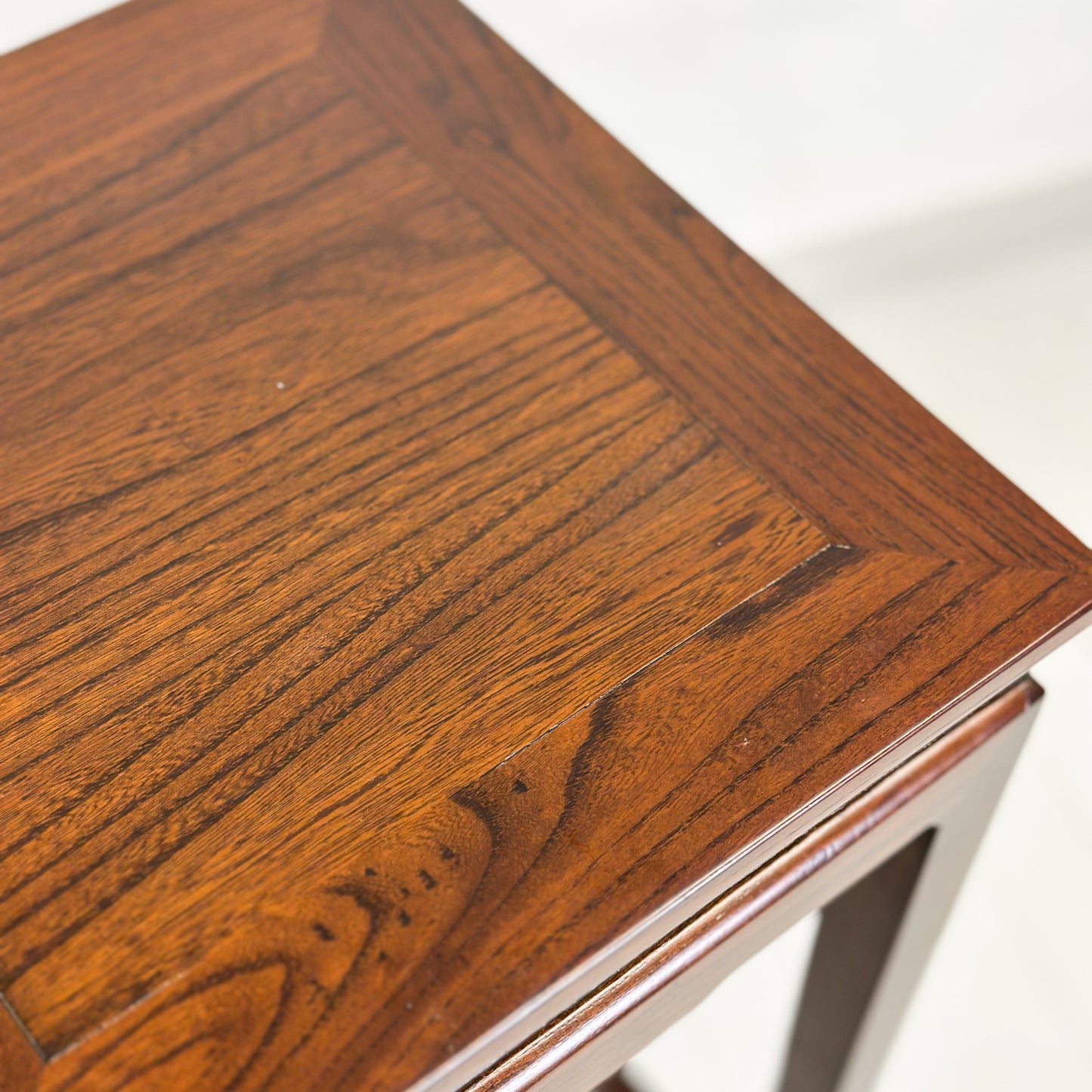 Chinese Vase Table