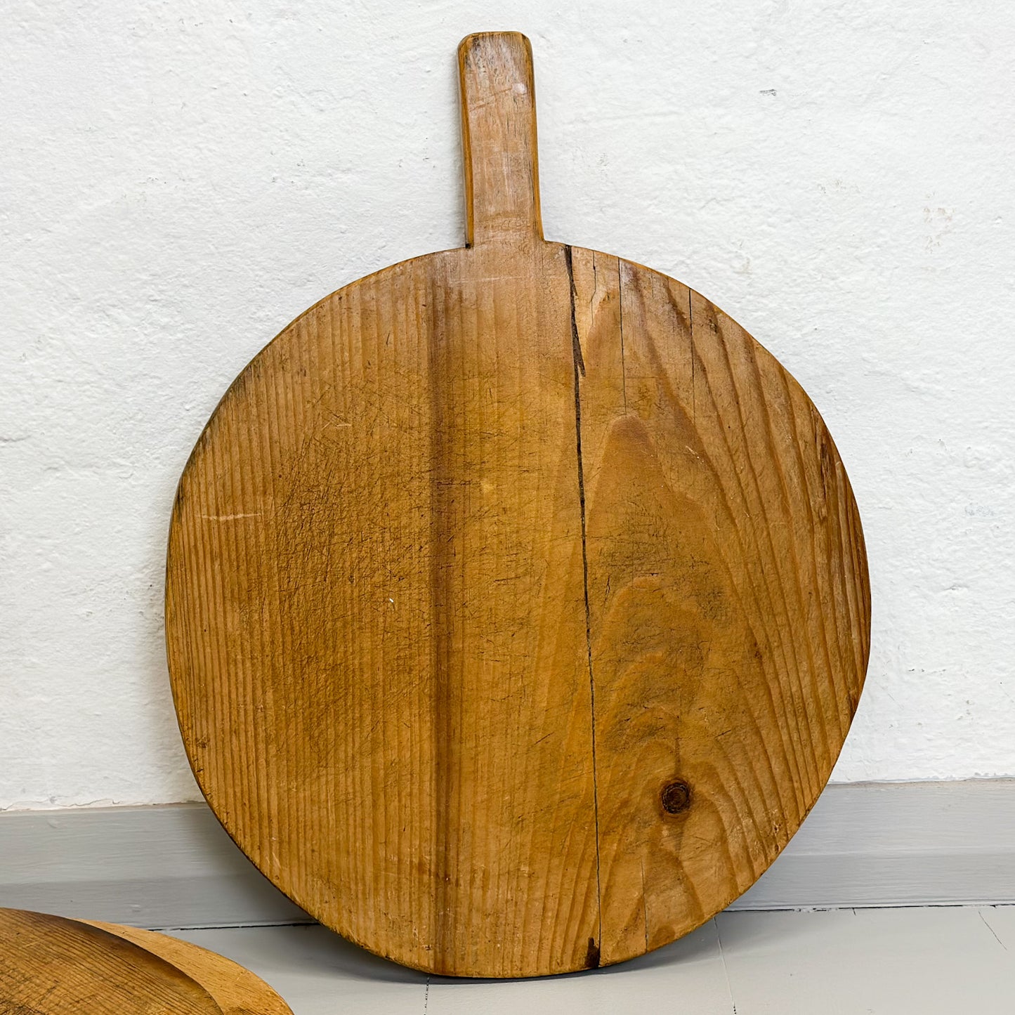 Round Waxed Vintage Chopping Board