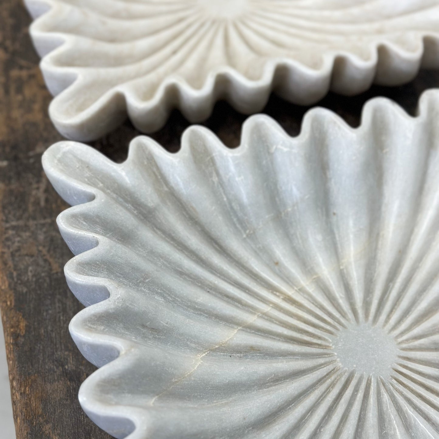 Square Ruffled Edge Marble Plate