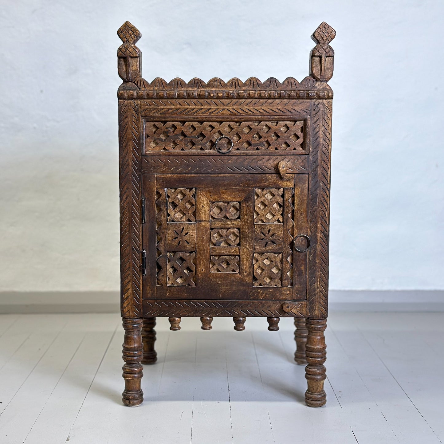 Damchiya Side Table
