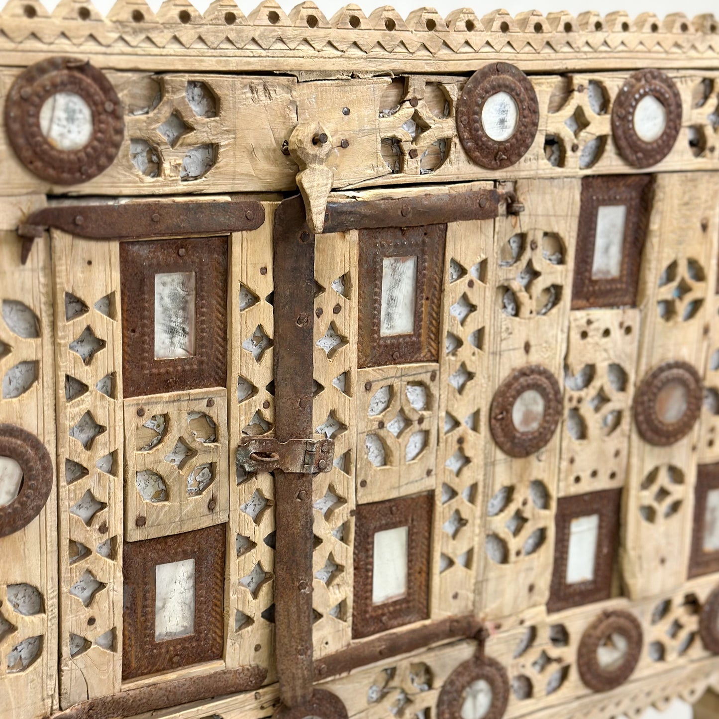 Vintage-Bleached-Indian-Damchiya-Table-Chest-Embellished-India-Console