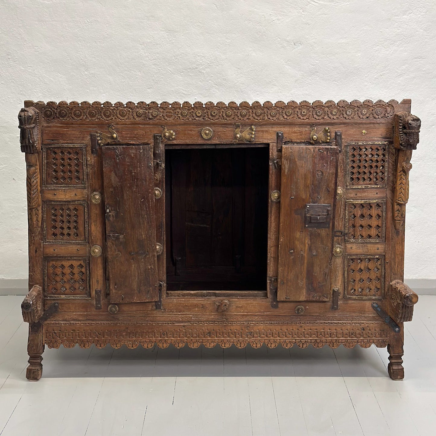 Vintage Majuce Chest