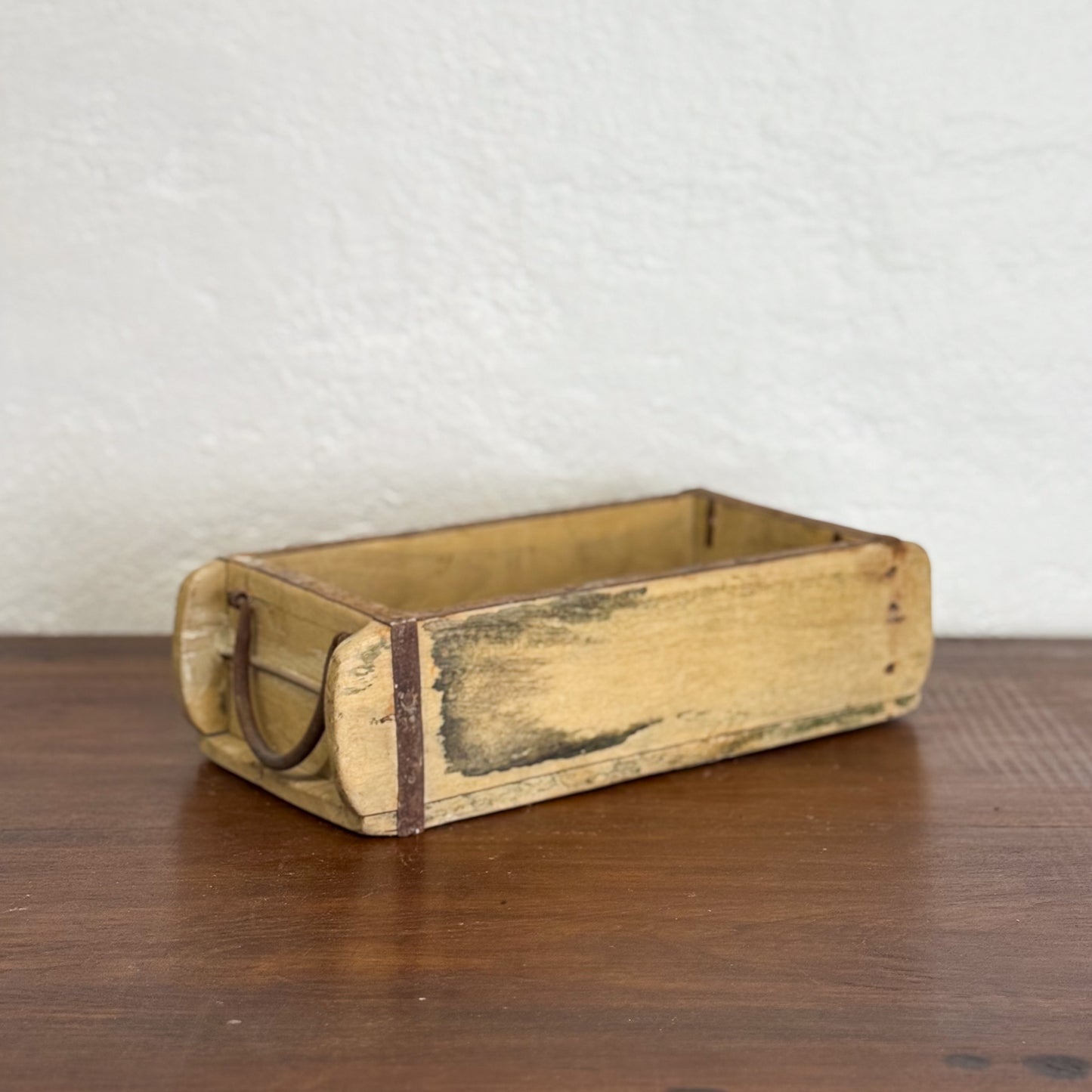 Bleached Brick Mould