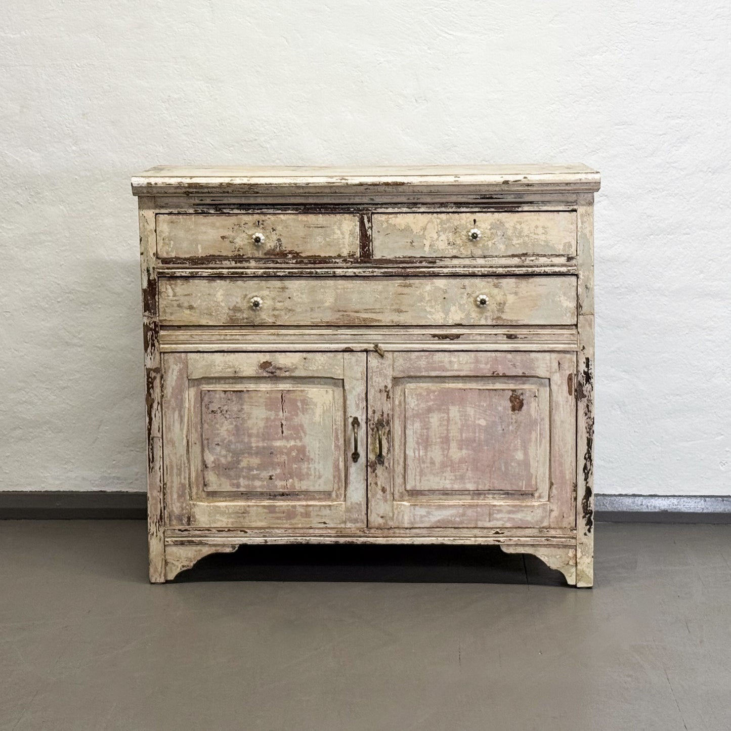 Distressed Cabinet with Drawers