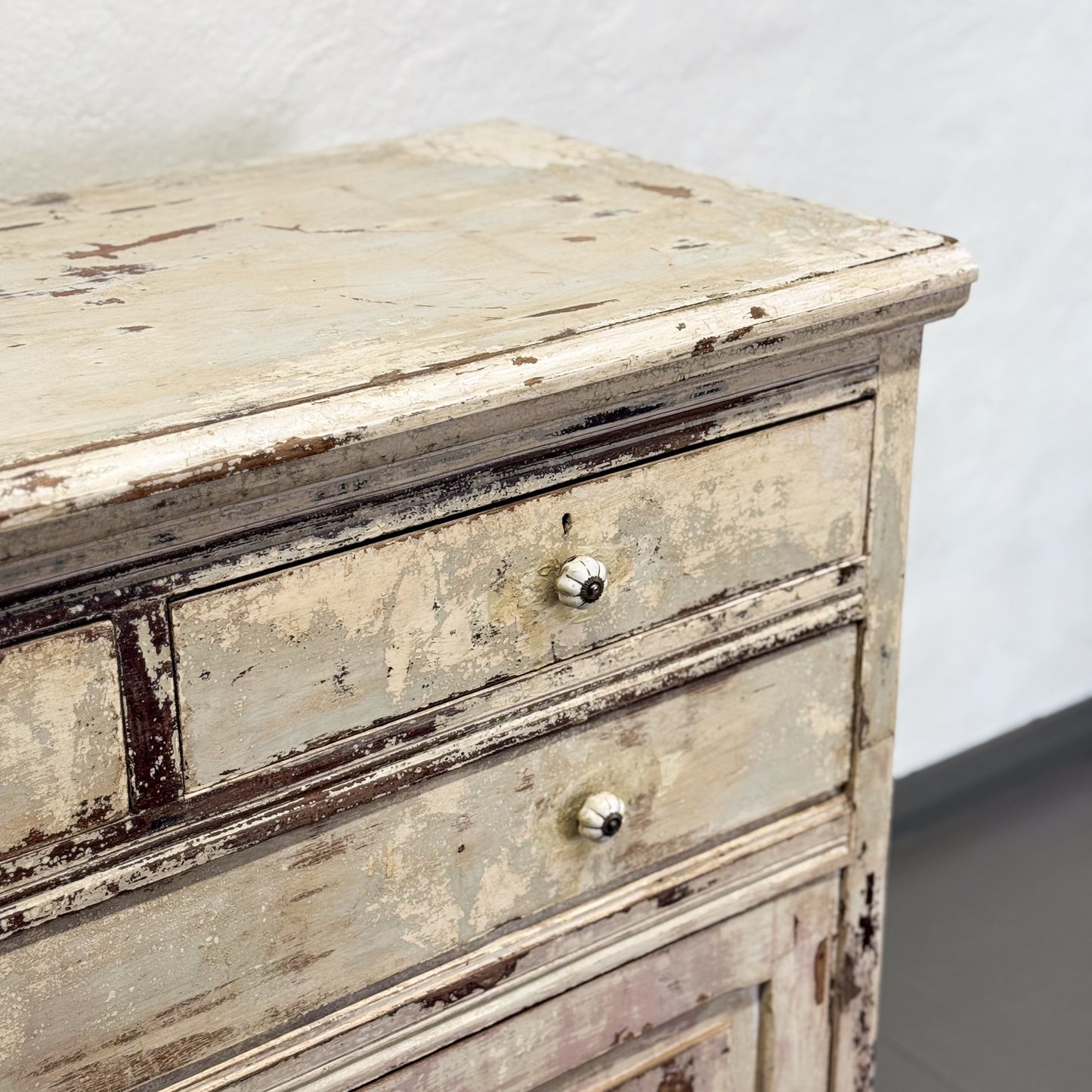 Distressed Cabinet with Drawers