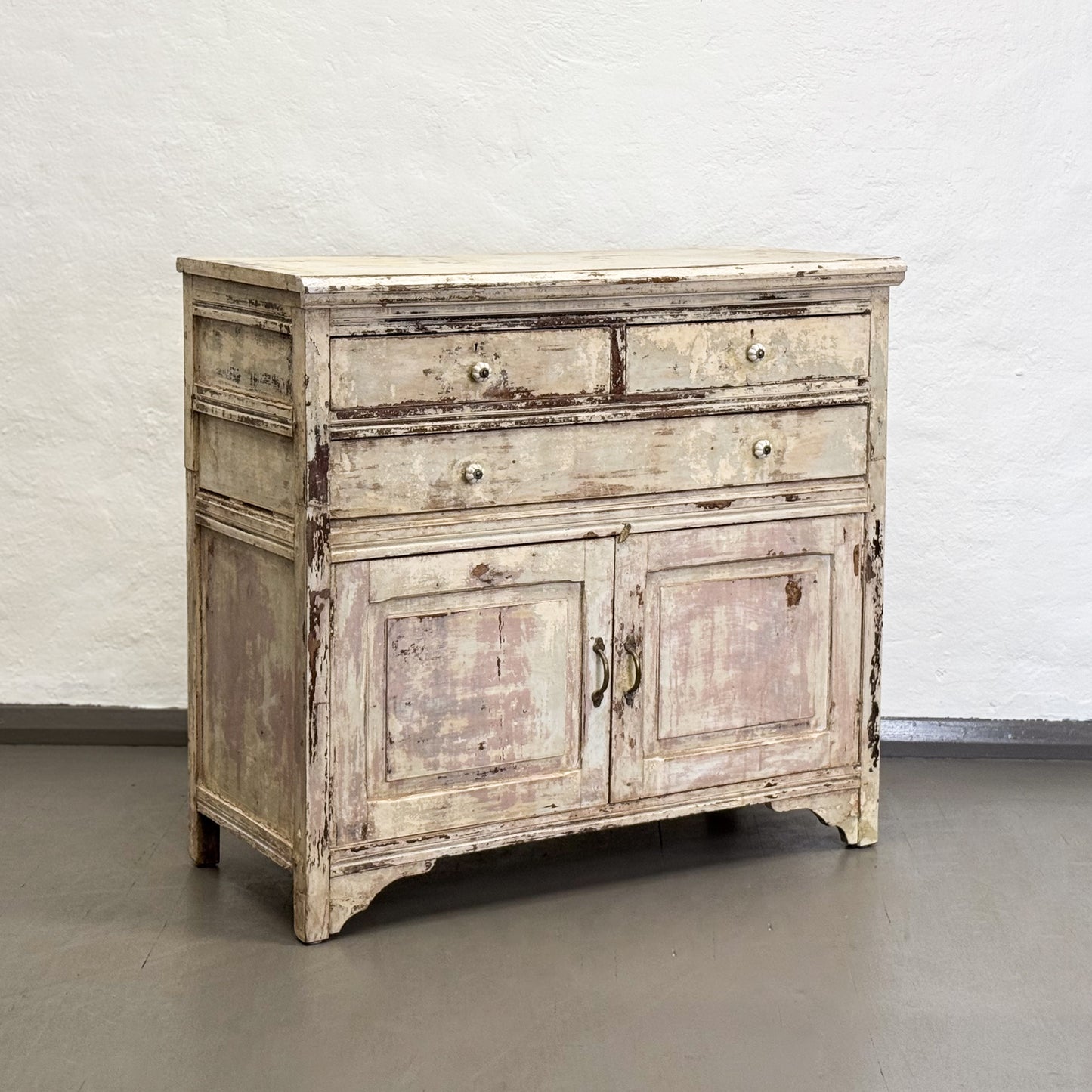 Distressed Cabinet with Drawers
