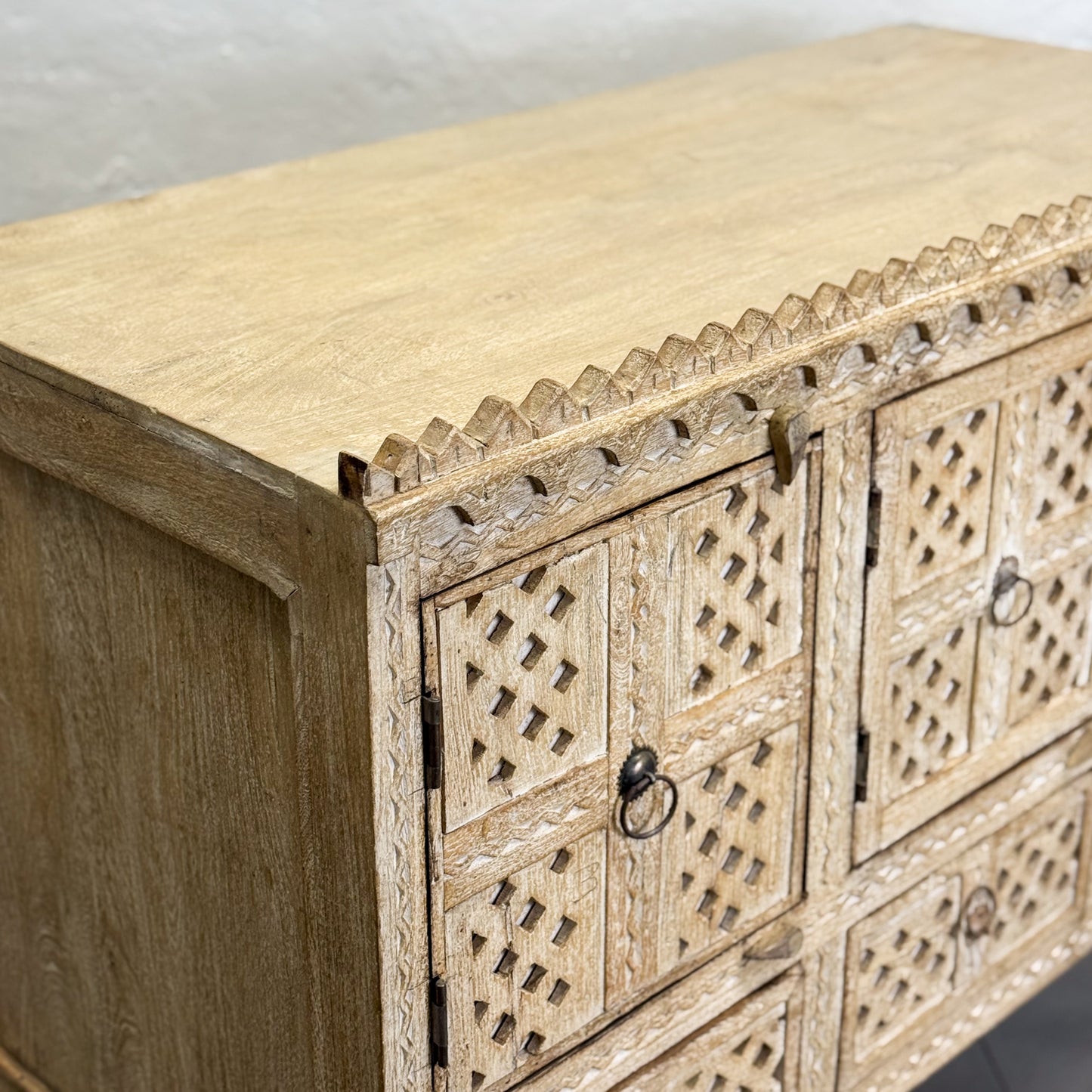 3 Drawer Damchiya Chest