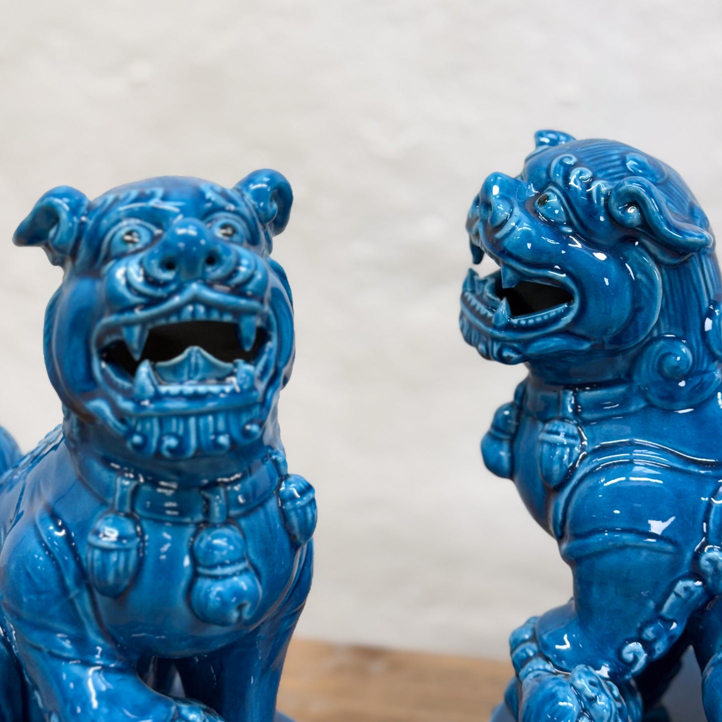 Round-Based Foo Dog Pair
