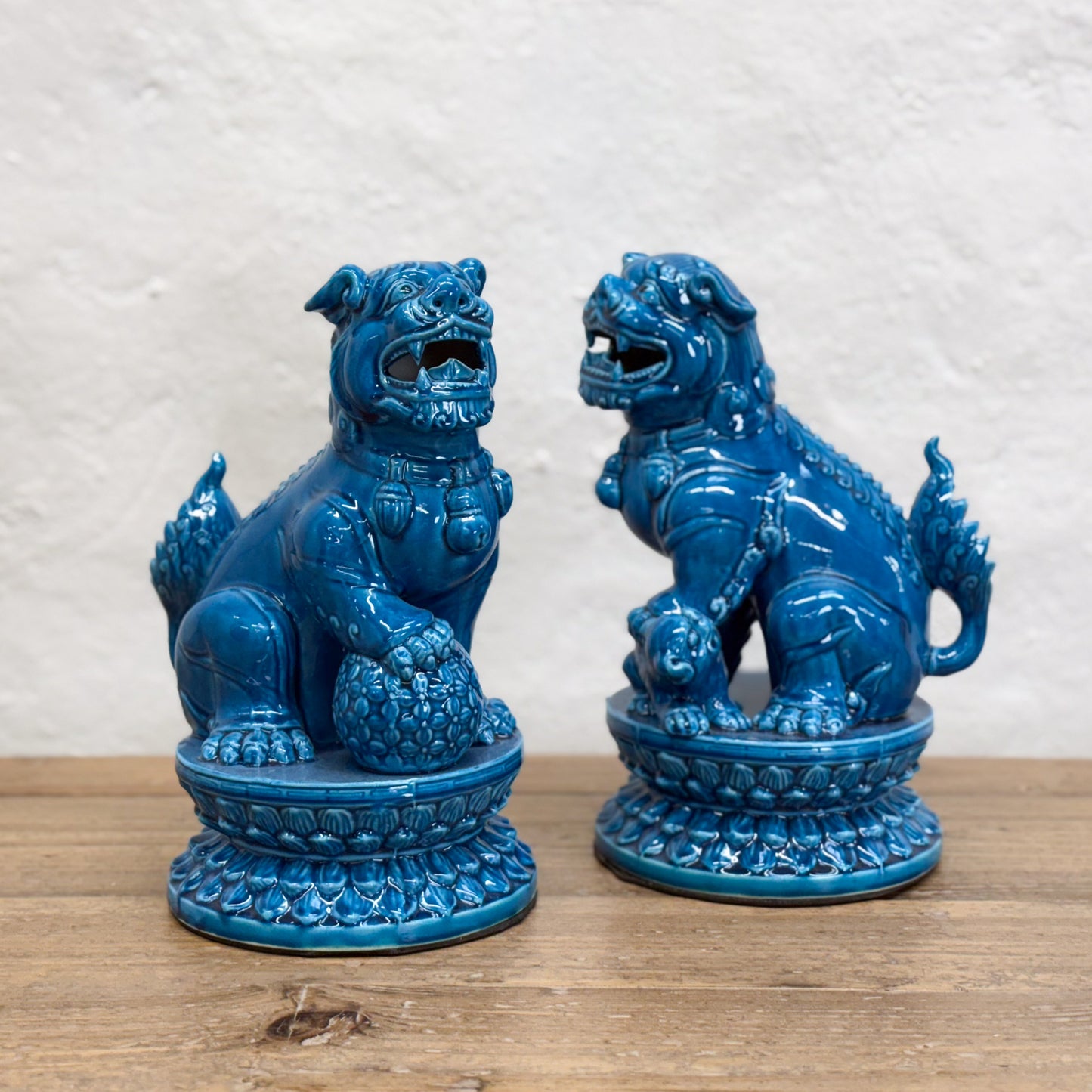 Round-Based Foo Dog Pair