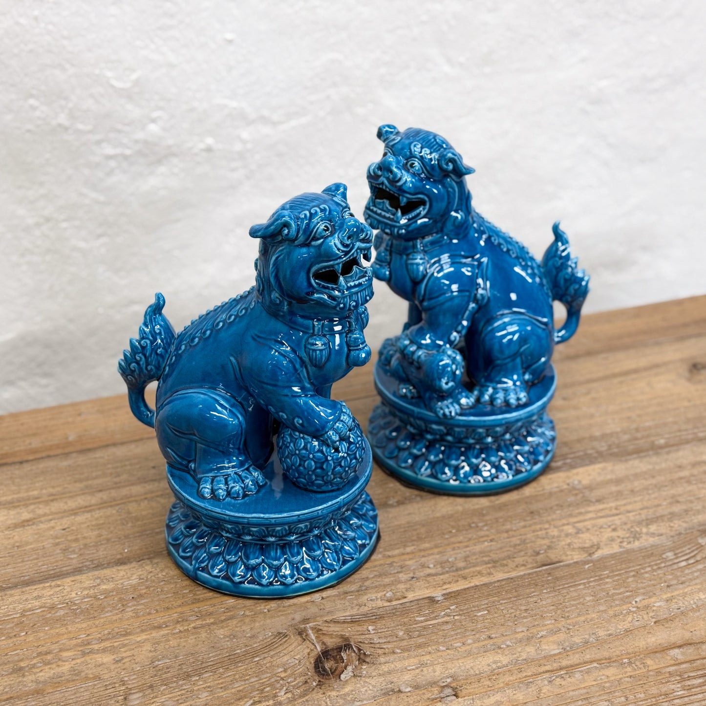 Round-Based Foo Dog Pair