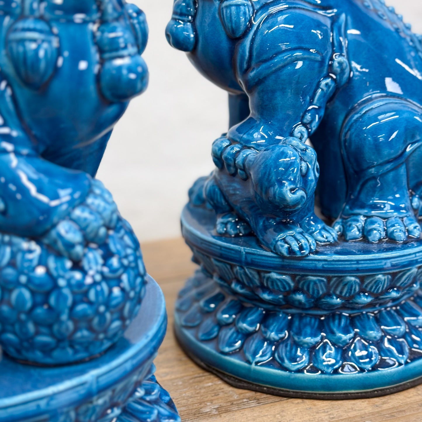 Round-Based Foo Dog Pair