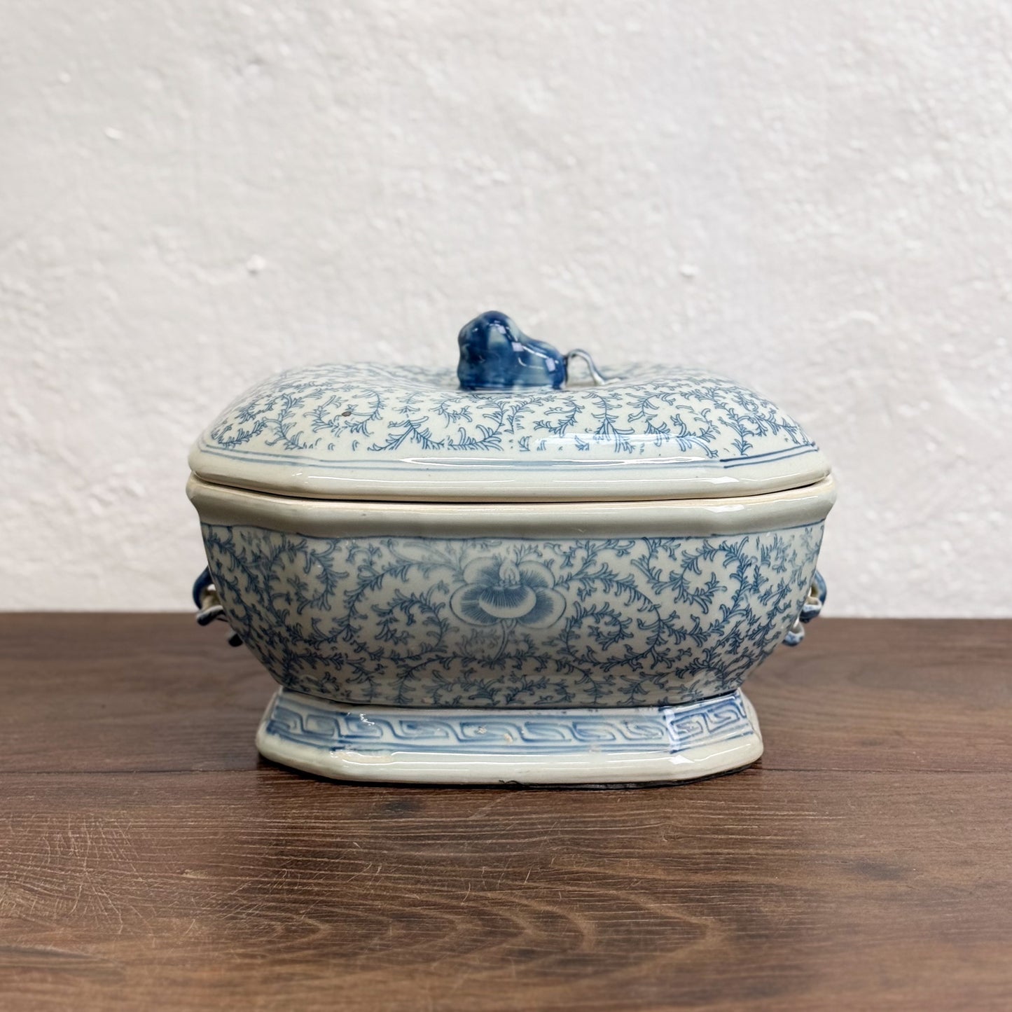 Sweet Pea Porcelain Food Container
