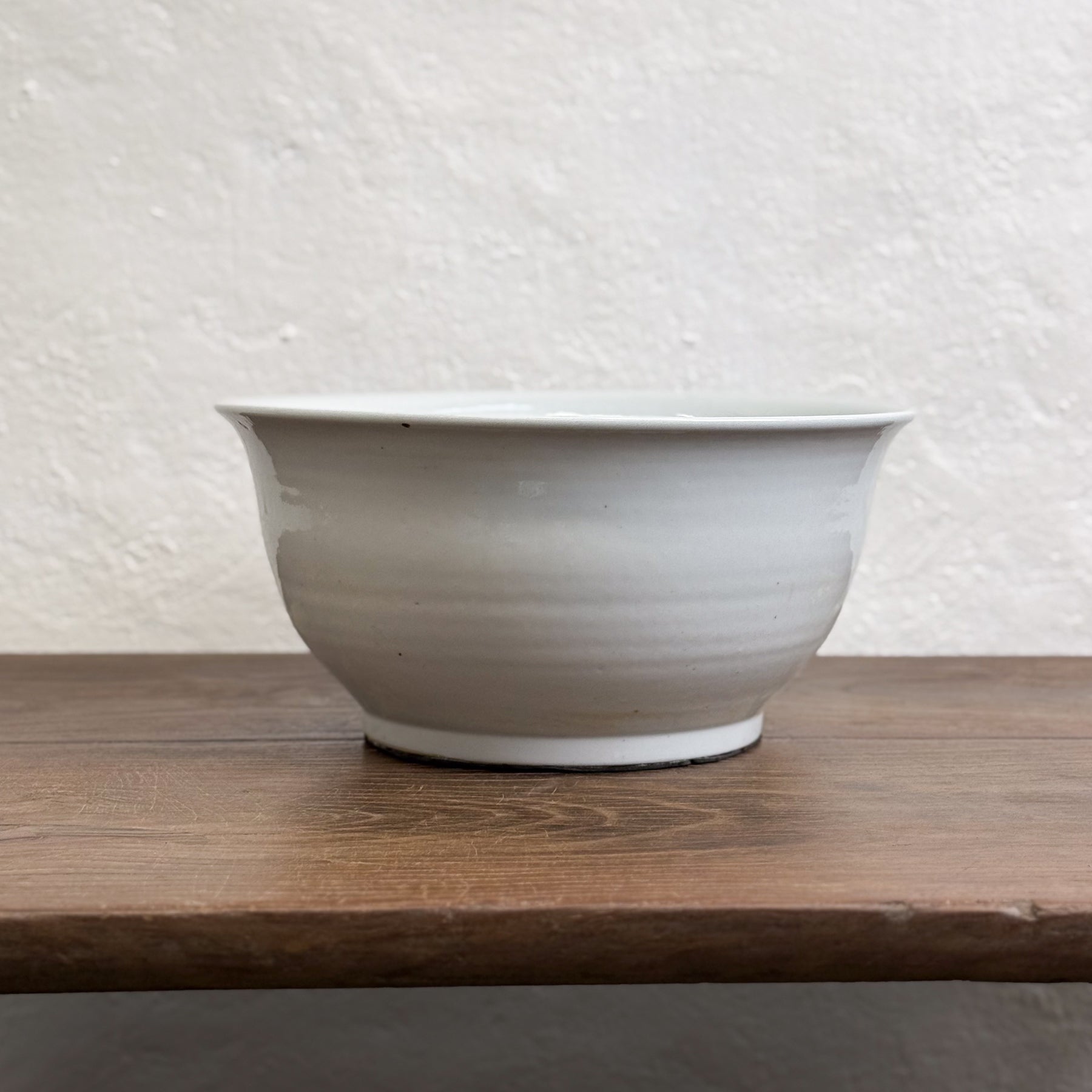 Simple Lipped White Porcelain Bowl