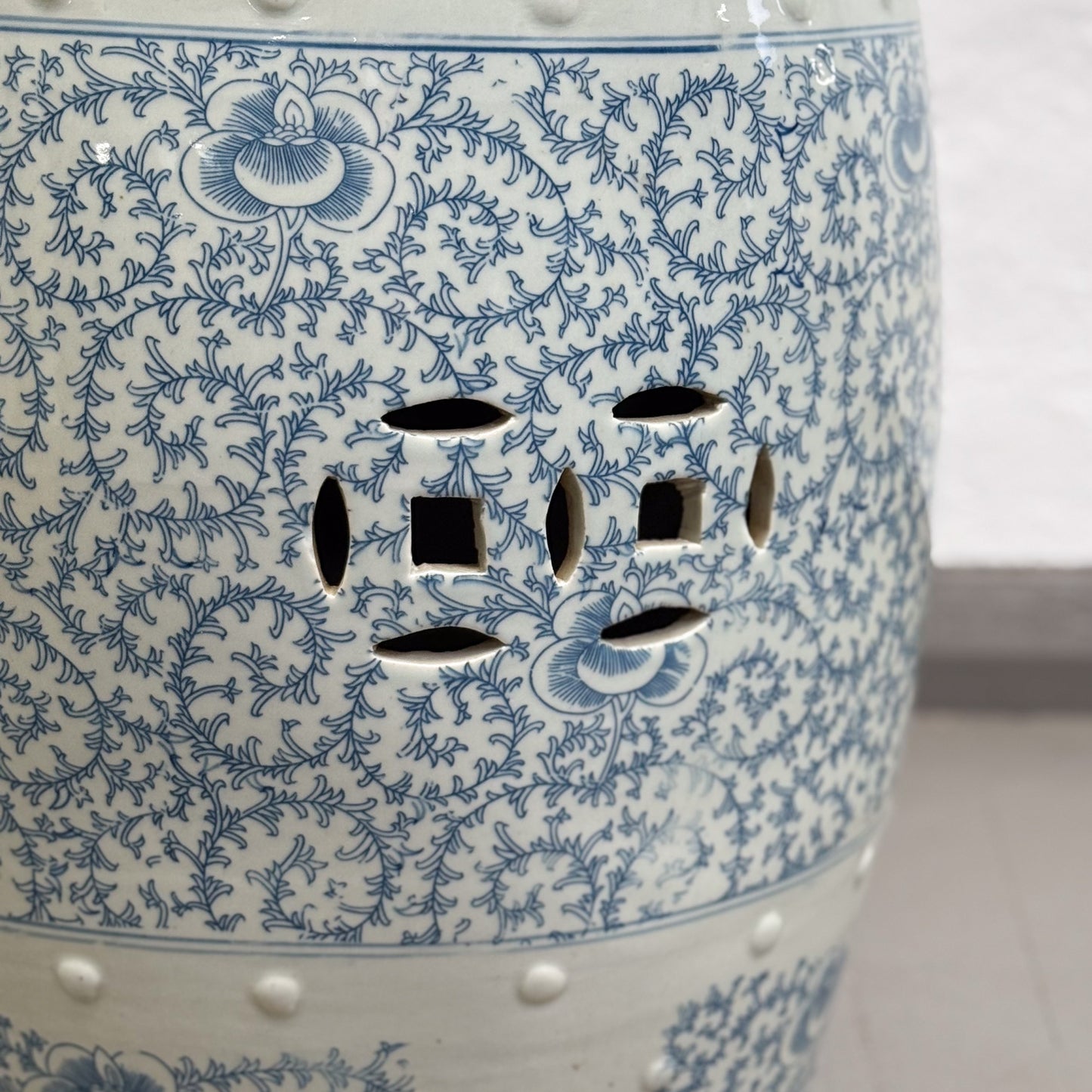 Sweet Pea Vine Porcelain Drum Stool