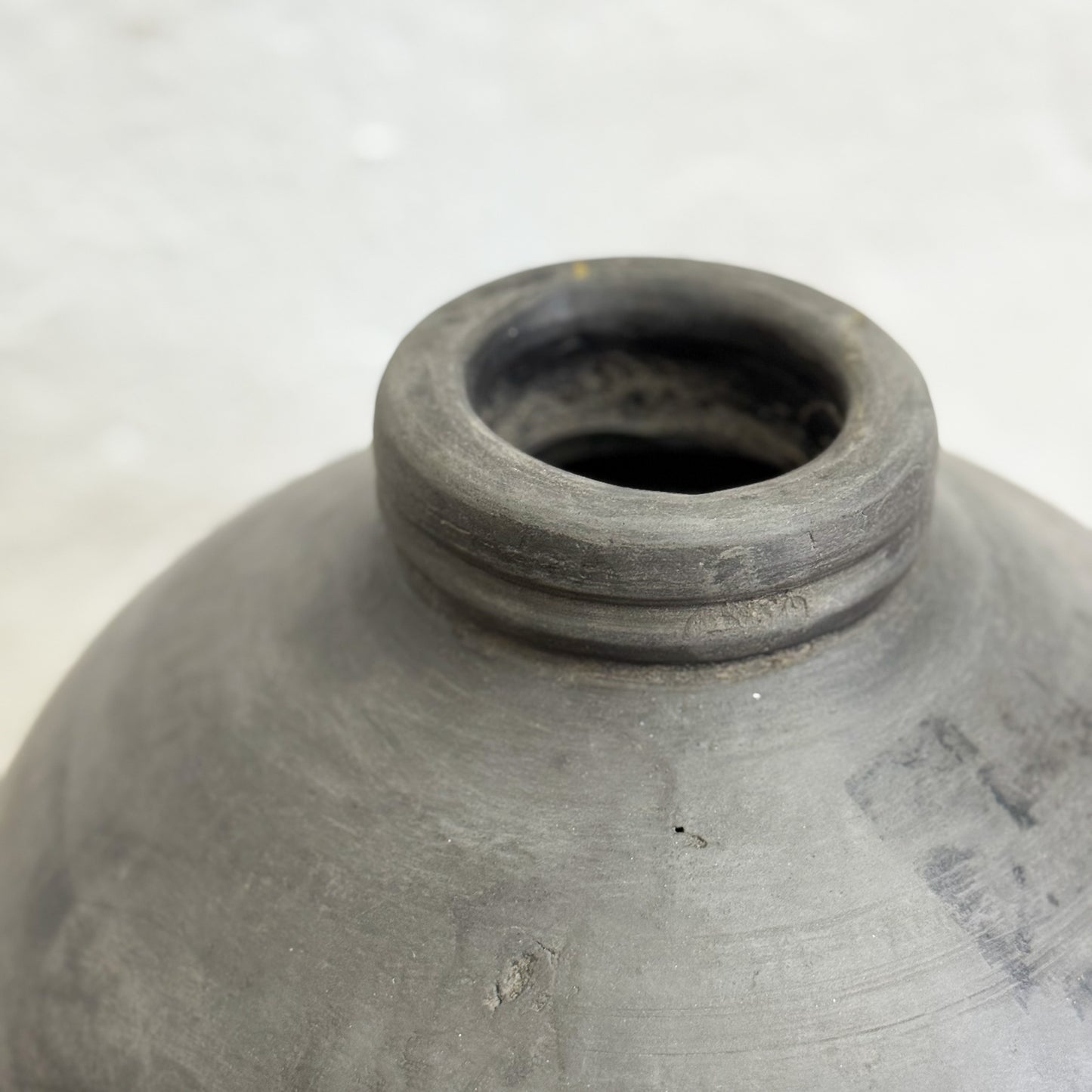 Unglazed Donut Neck Moon Pot