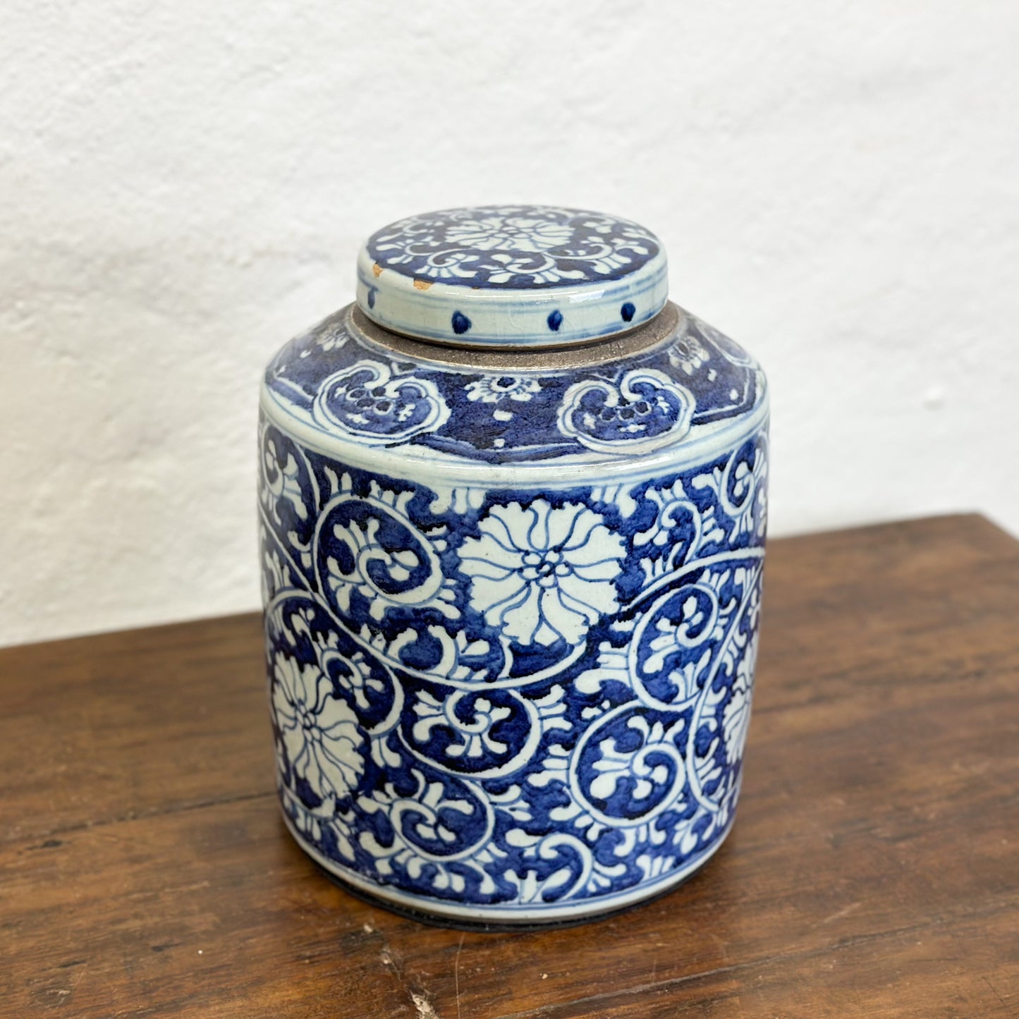 Chrysanthemum Porcelain Container