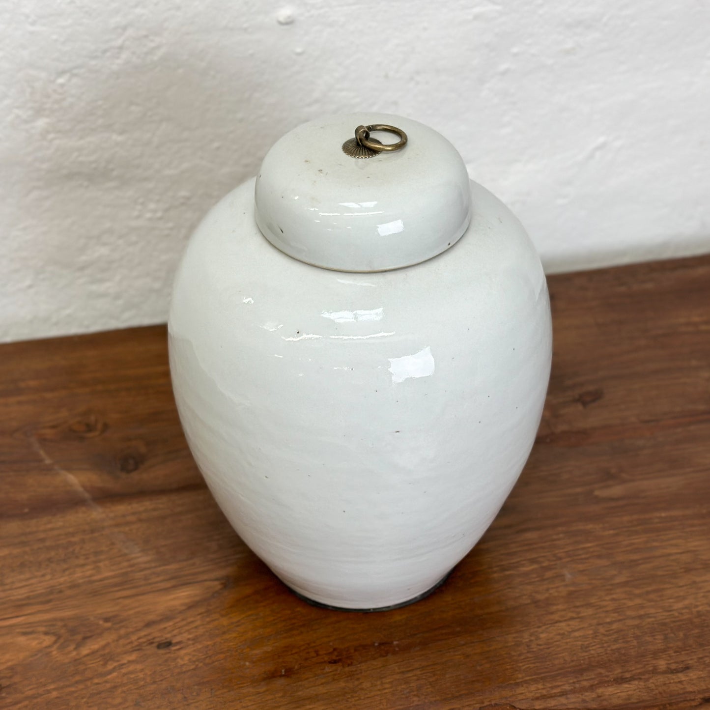 Simple Porcelain Melon Jar