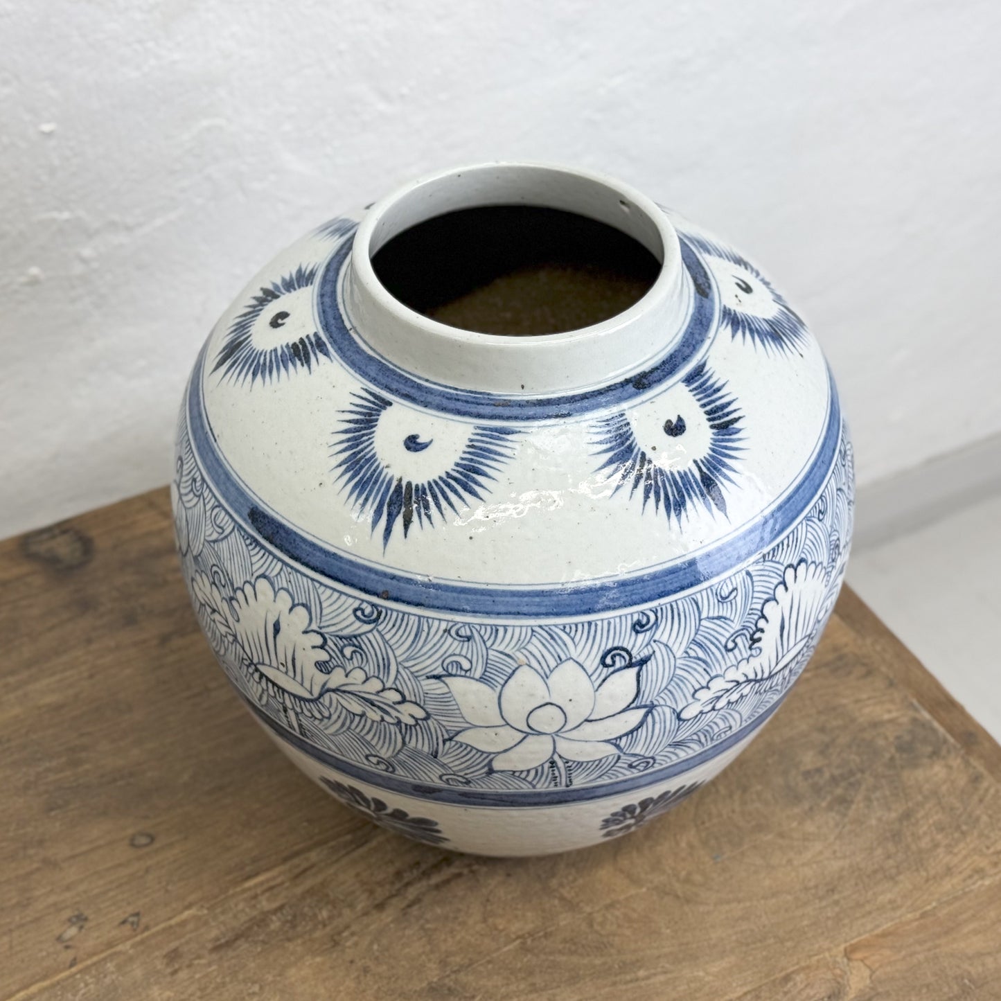 POR9991-China-Chinese-Porcelain-Blue-White-Lotus-hand-Painted-Porcelain-Vase.1