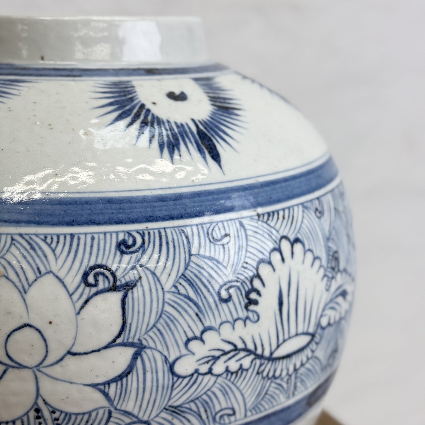 POR9991-China-Chinese-Porcelain-Blue-White-Lotus-hand-Painted-Porcelain-Vase.2