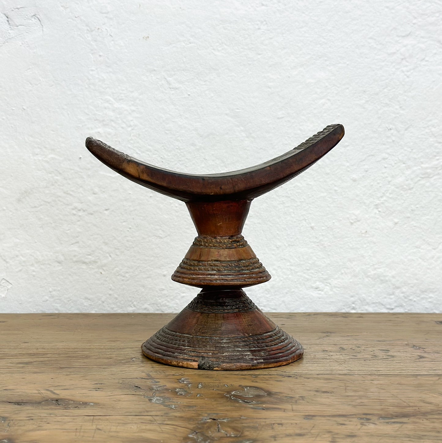 Vintage-Carved-Timber-Pedestal-Ethiopian-Head-Rest