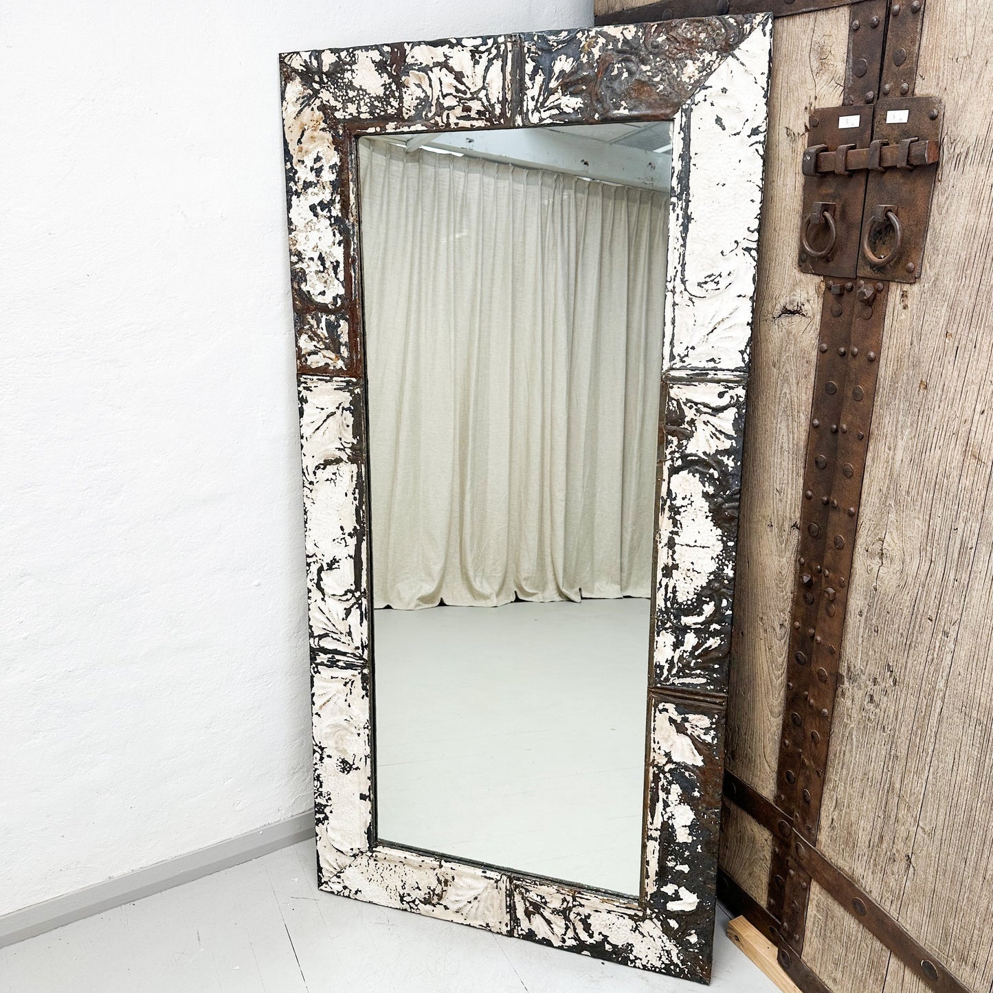 Pressed Ceiling Mirror