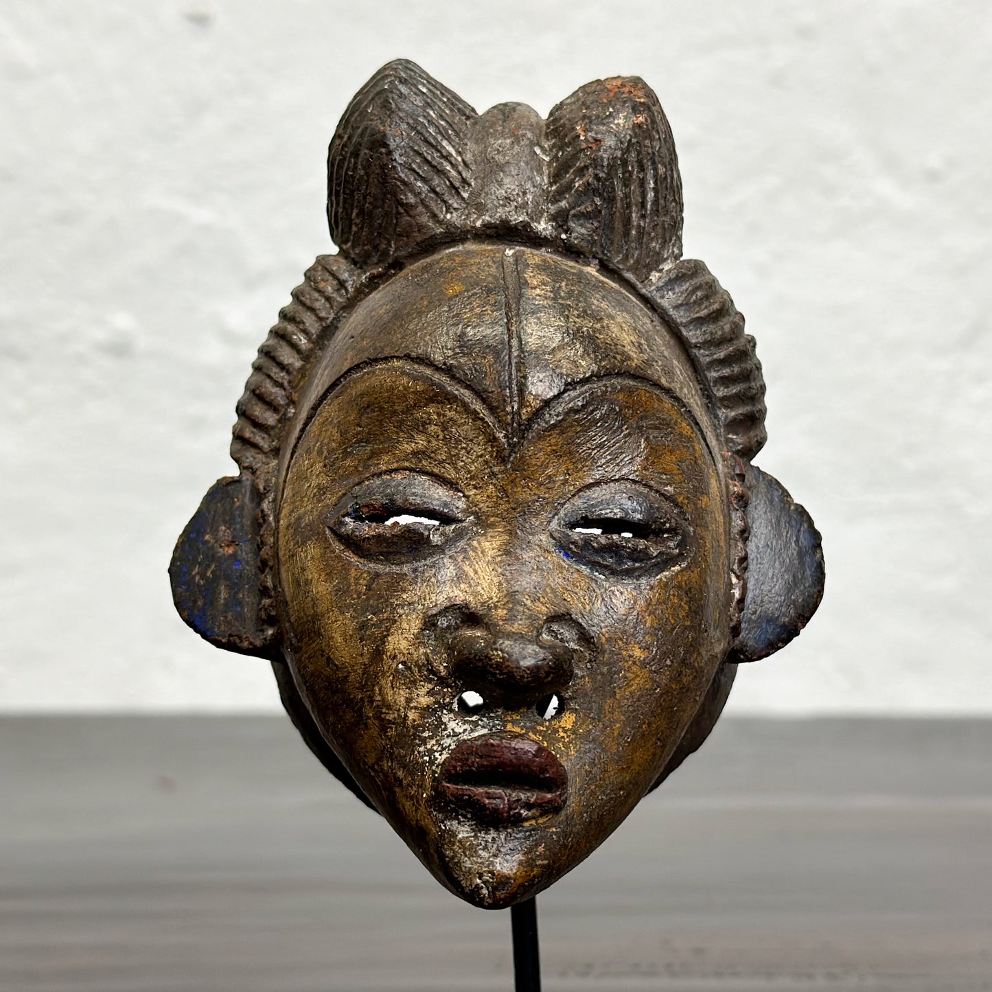 Terracotta Passport Mask on Stand - Kenya
