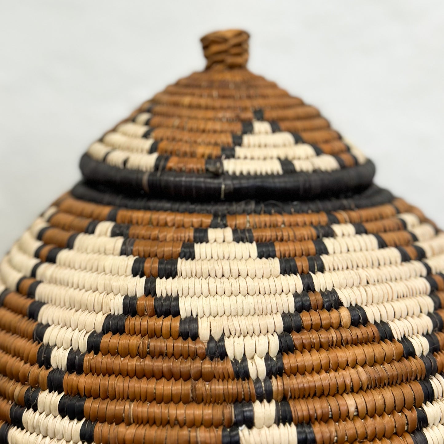 Round Zulu Basket with Lid- South Africa