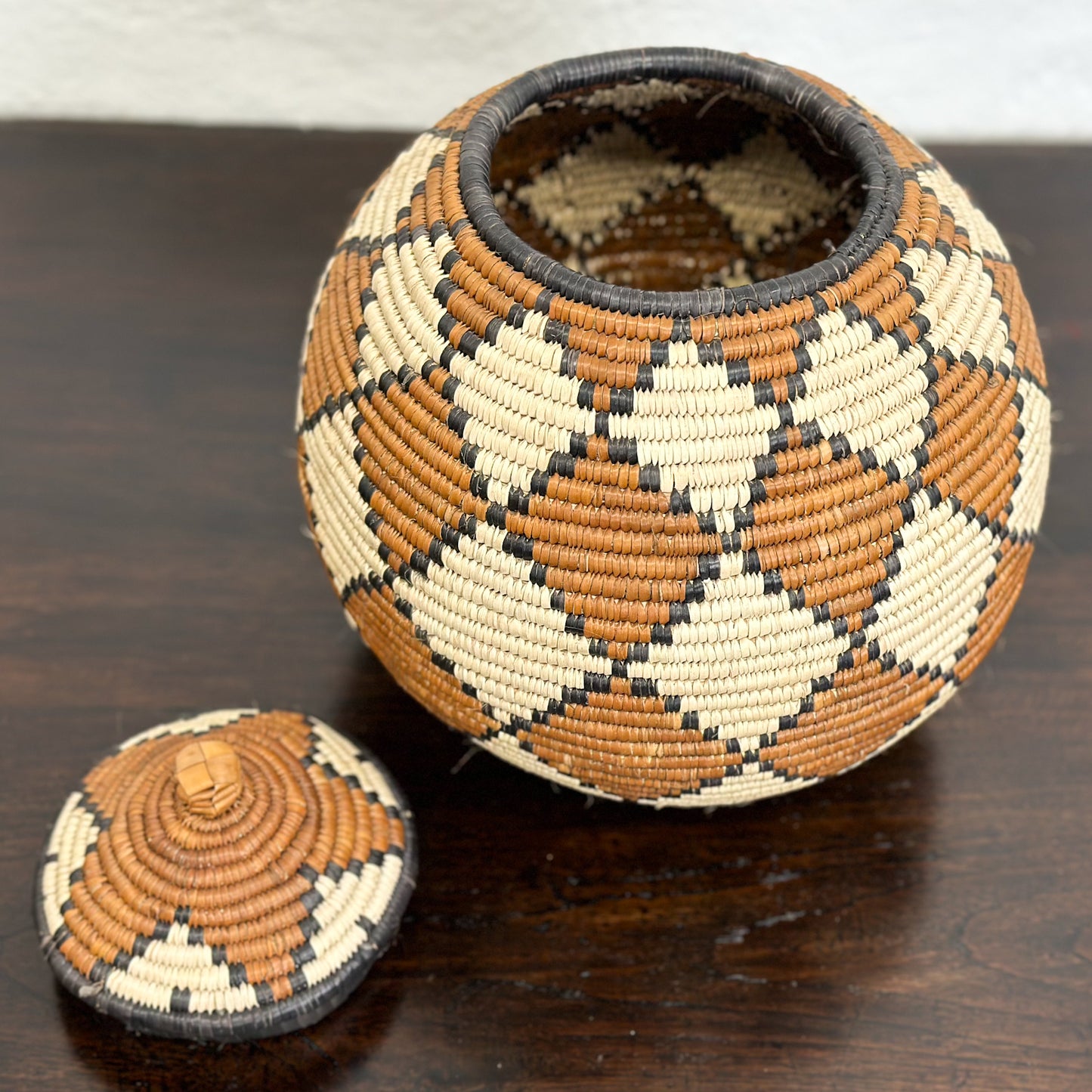 Round Zulu Basket with Lid- South Africa