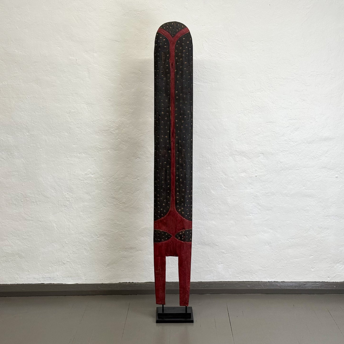 Narrow Dotted Shield - Cameroon