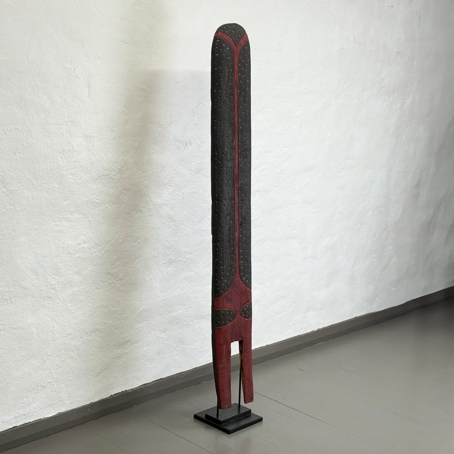 Narrow Dotted Shield - Cameroon