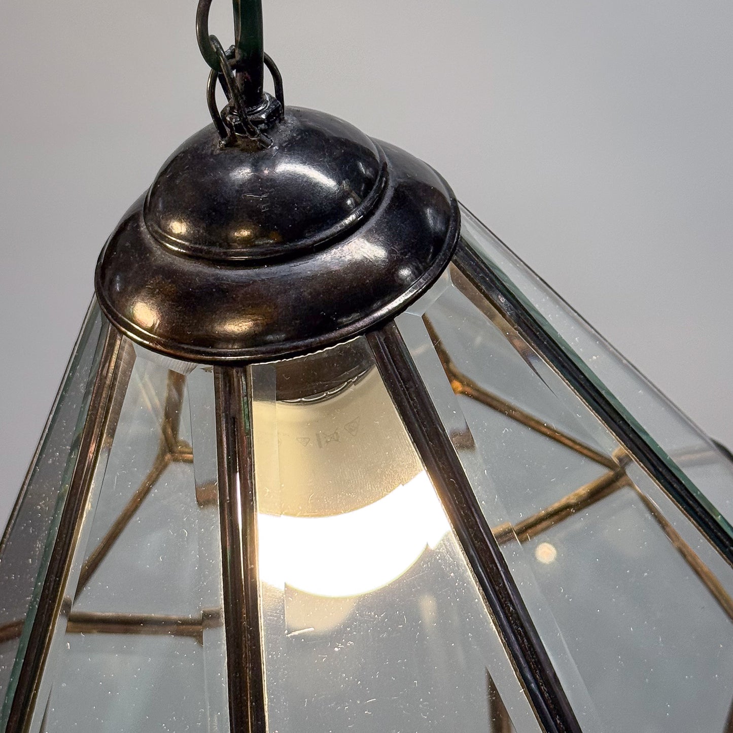 Octagonal Facet Light Medium