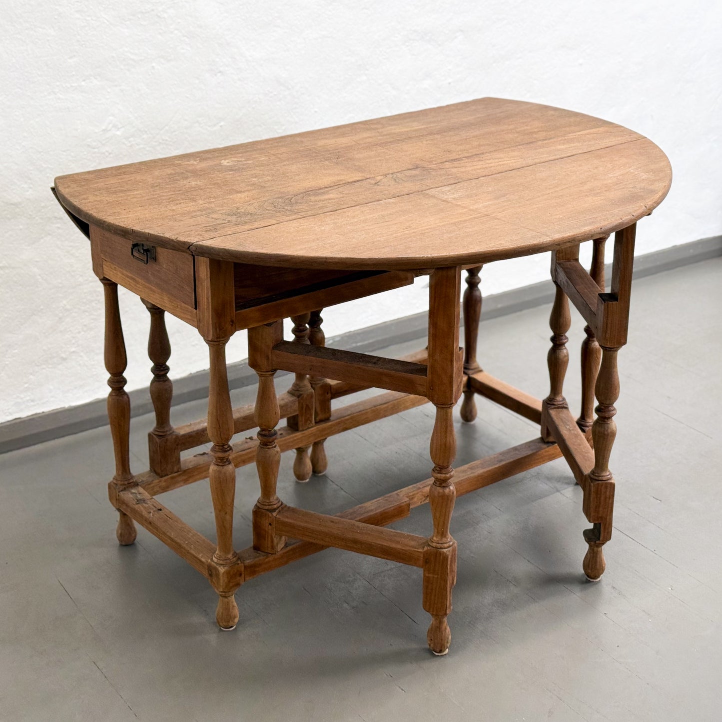 Round Vintage Folding Table