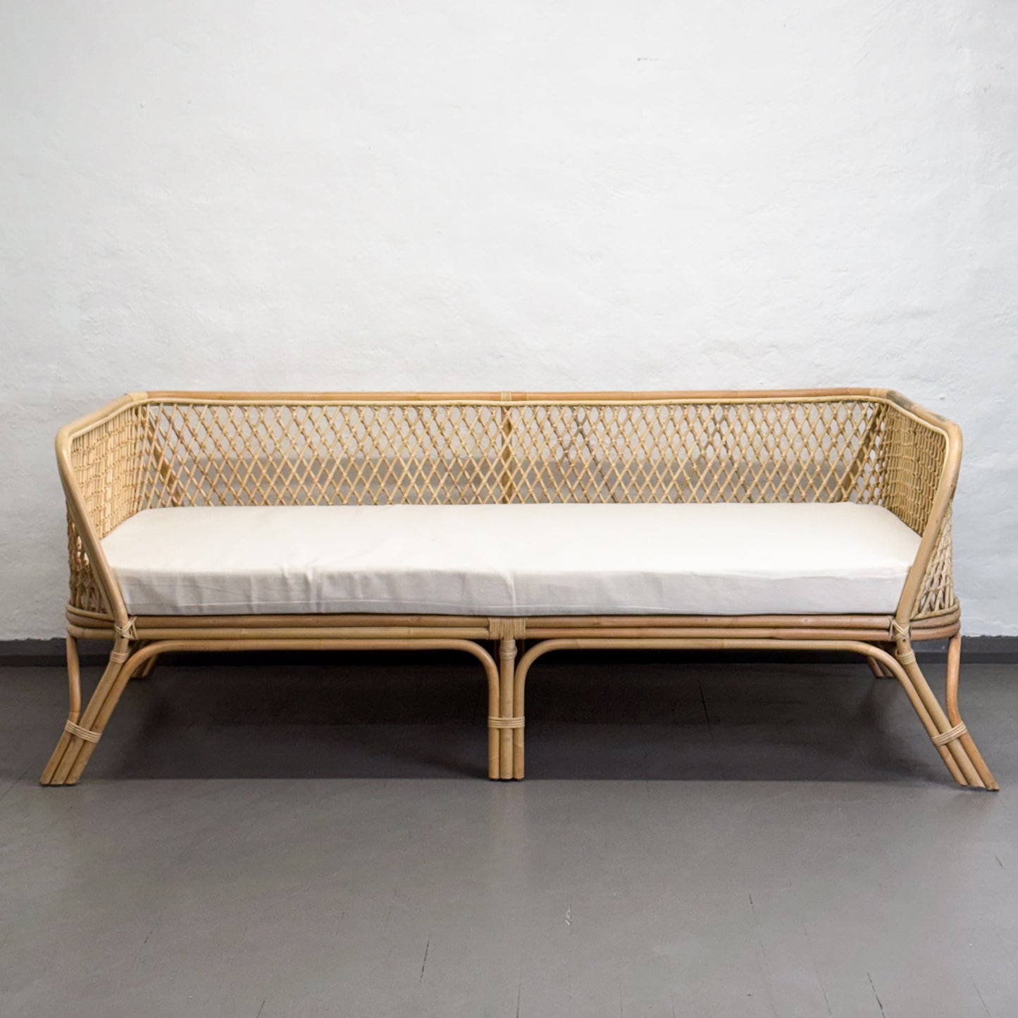 Trellis Cane Daybed