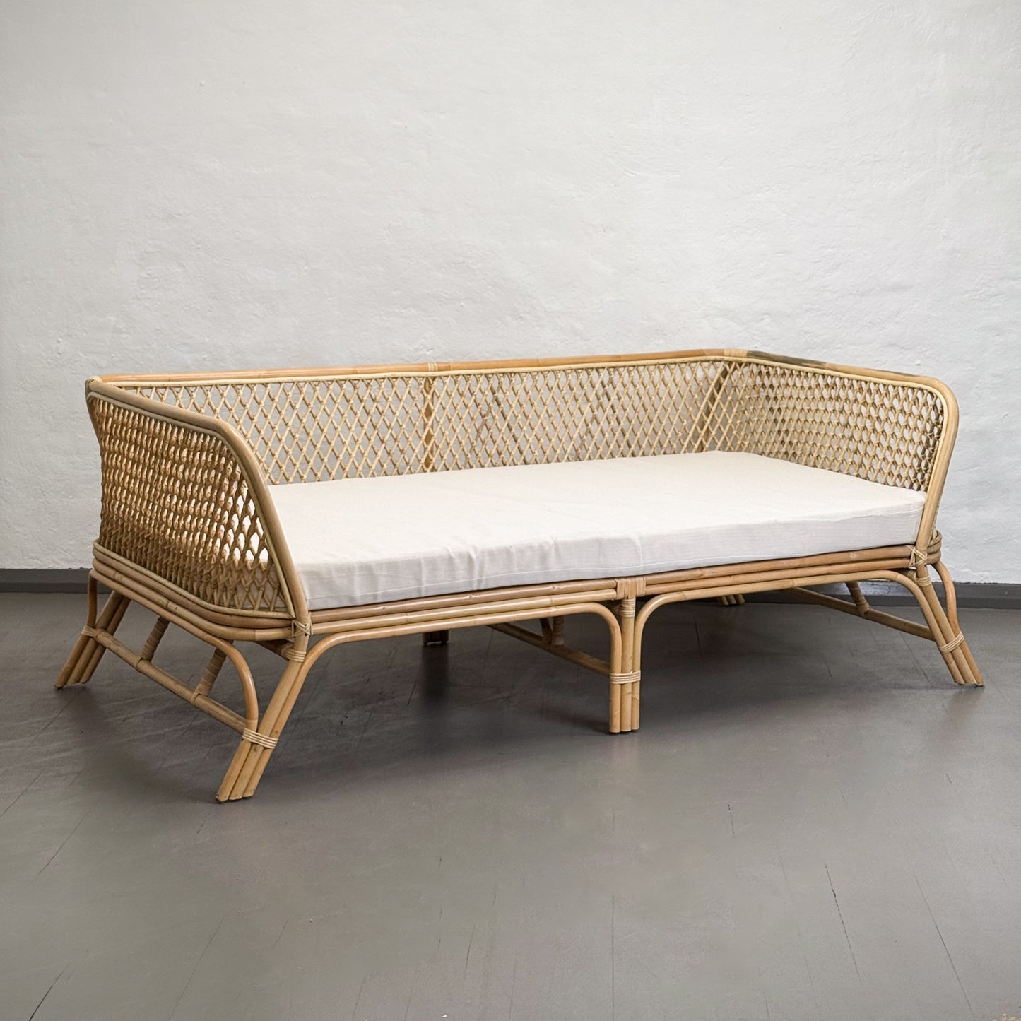 Trellis Cane Daybed