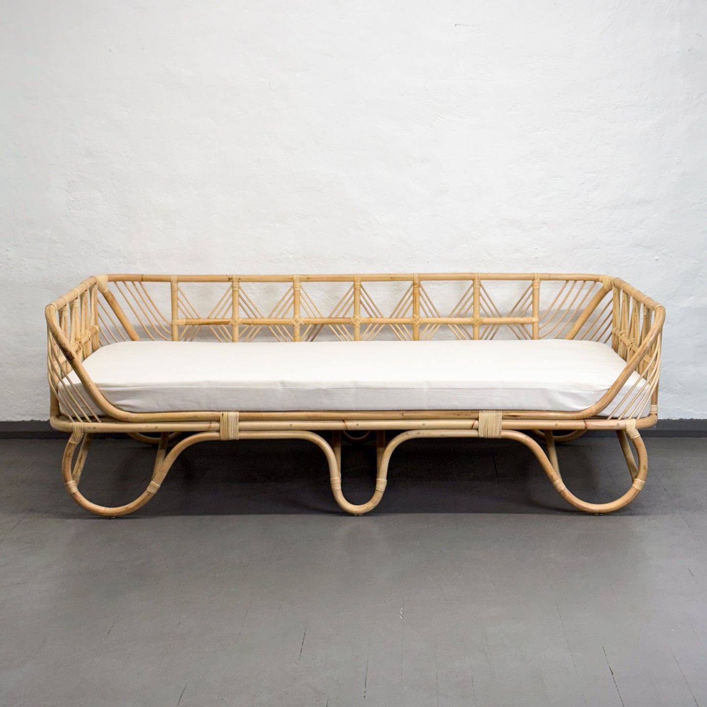 Cane Diamond Daybed